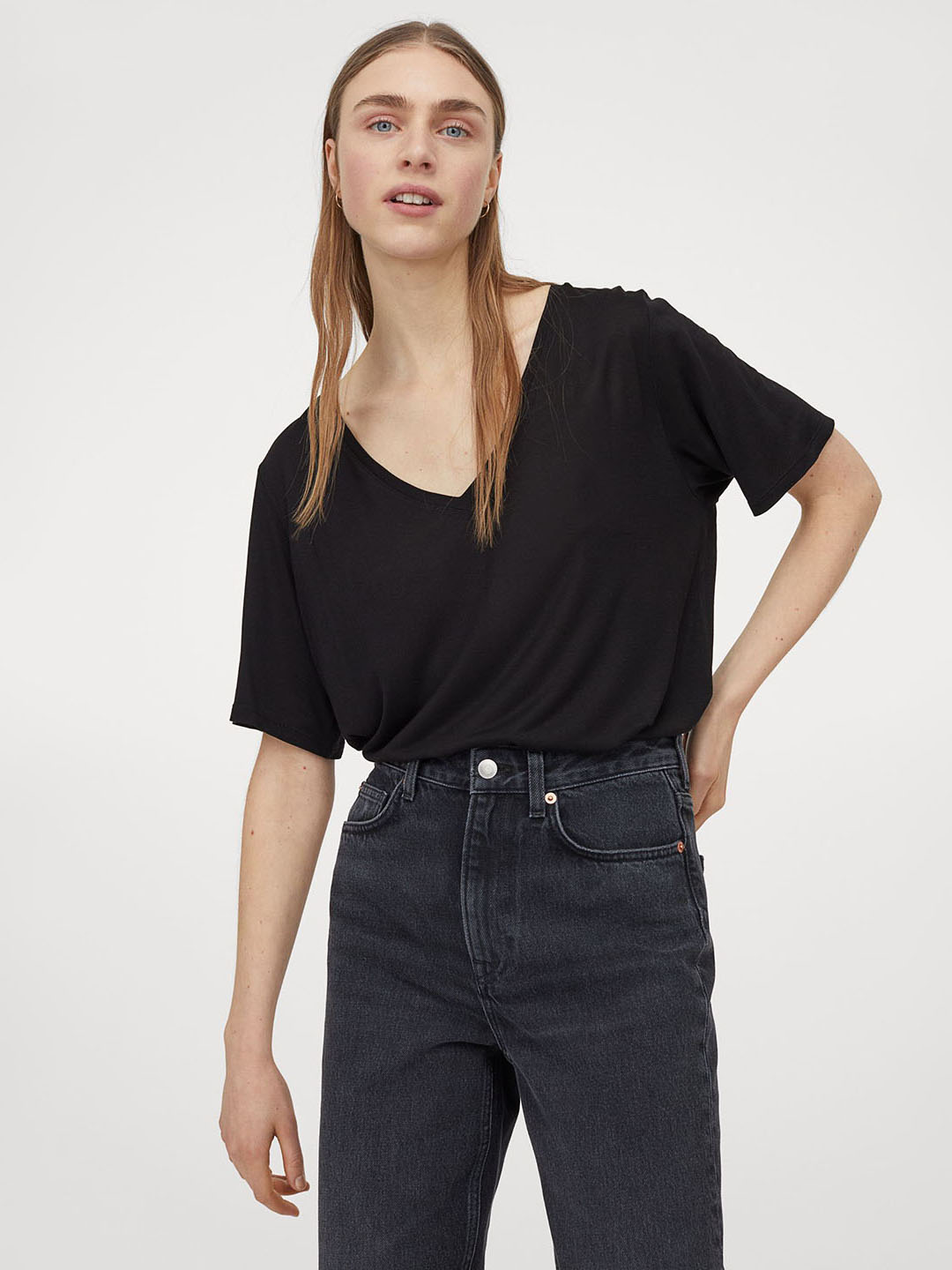 

Футболка H& 976661b39 М Черная, Футболка H&M 976661b39 М Черная