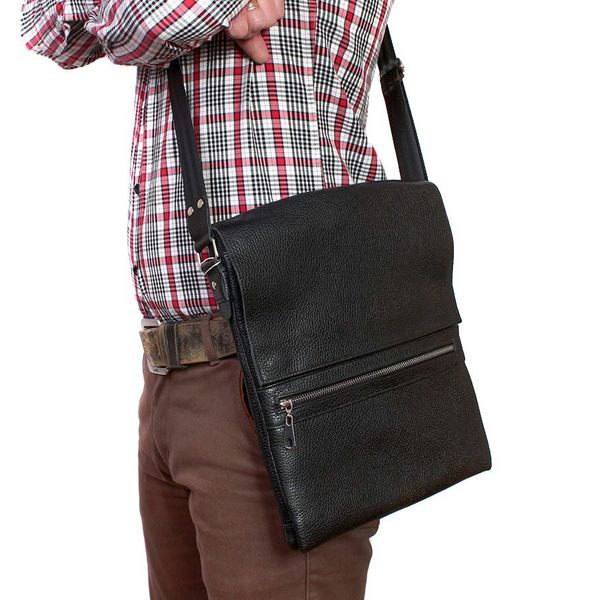 

Вертикальная кожаная сумка формата А4 Alvibag av-93black черная