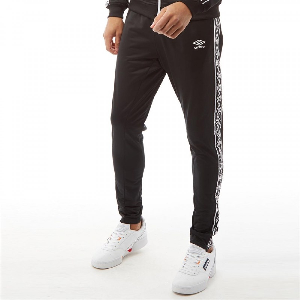 

Спортивные штаны Umbro Active Style Taped Tricot Black/White Black,  (48, Спортивные штаны Umbro Active Style Taped Tricot Black/White Black, L (48)