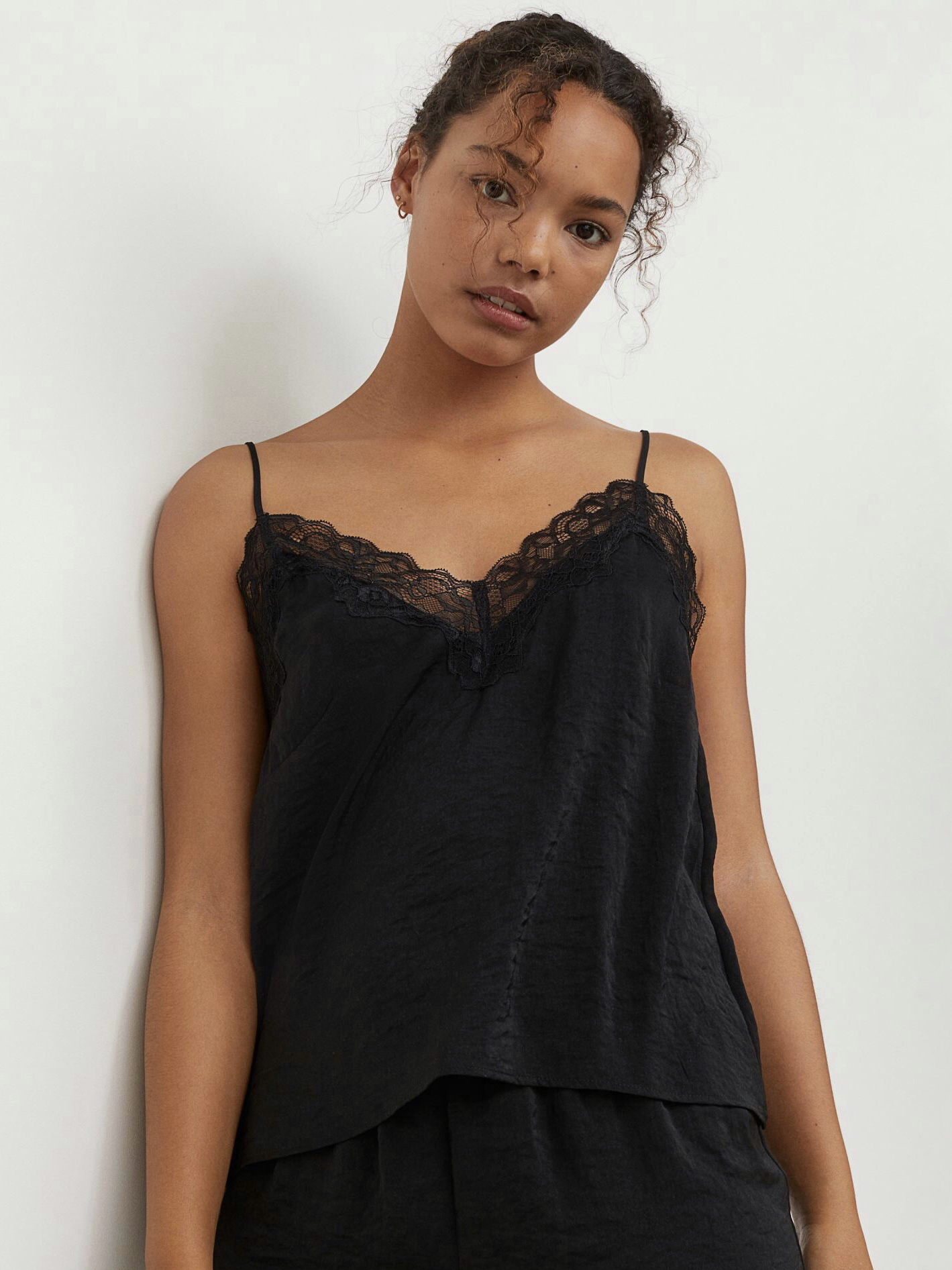 

Пижамная майка H&M 9542325Mbar  Черная, Пижамная майка H&M 9542325Mbar XS Черная