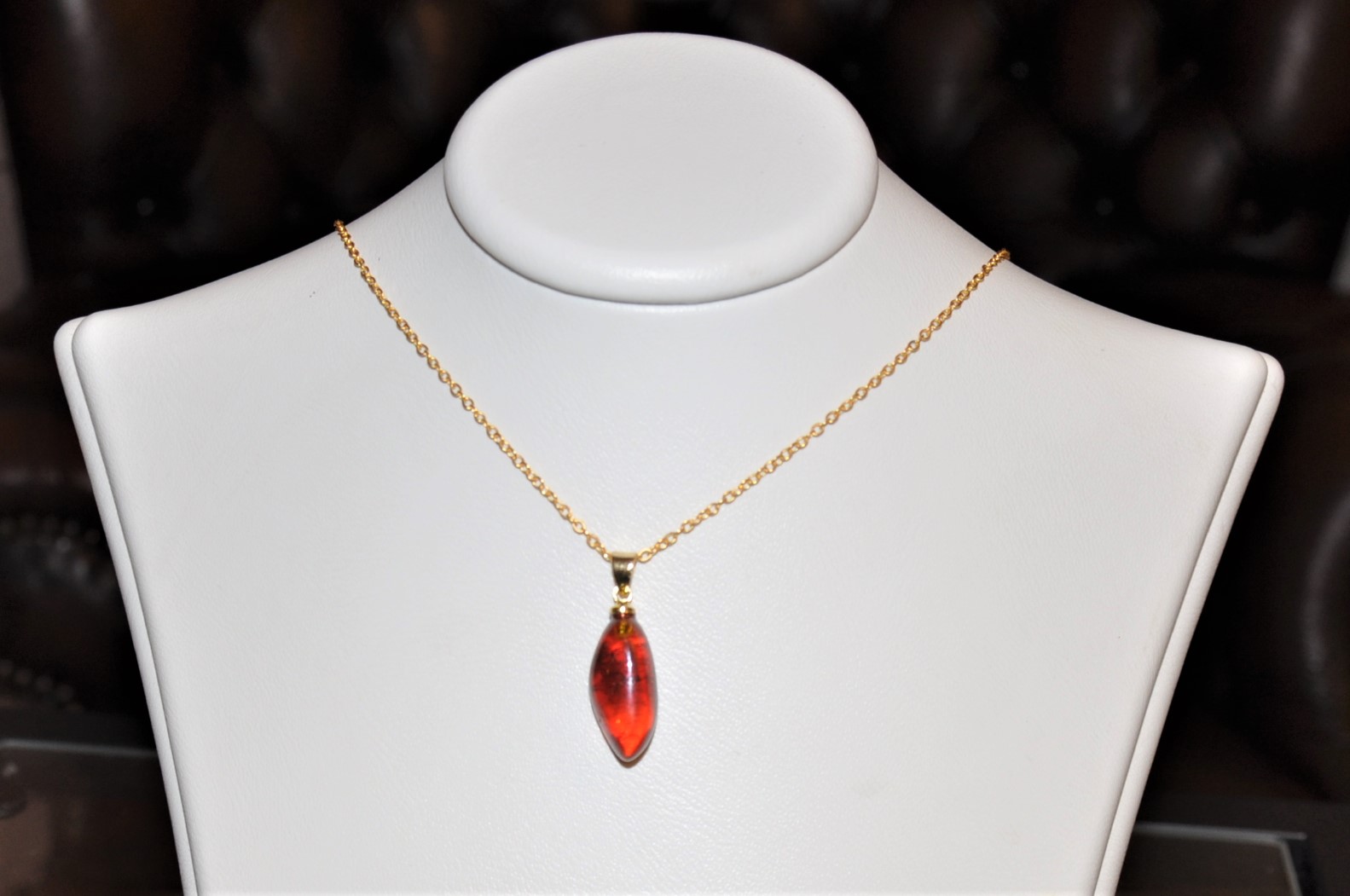 

Кулон MINOV 0307 из янтаря на цепочке в подарок коробочка