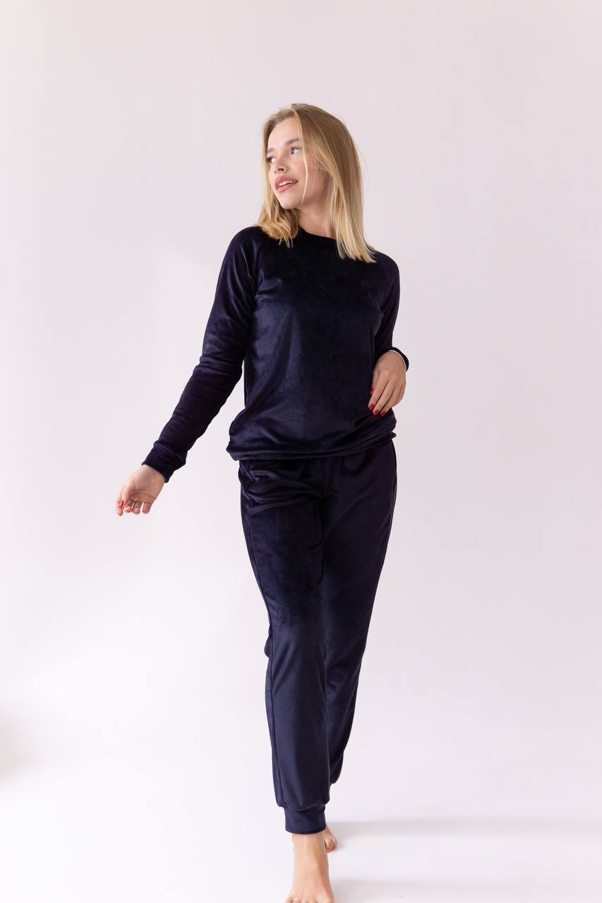 

Жіночий спортивний костюм велюр XS-XXL синій 010/21 ( (46-48, Жіночий спортивний костюм велюр XS-XXL синій 010/21 (M (46-48))