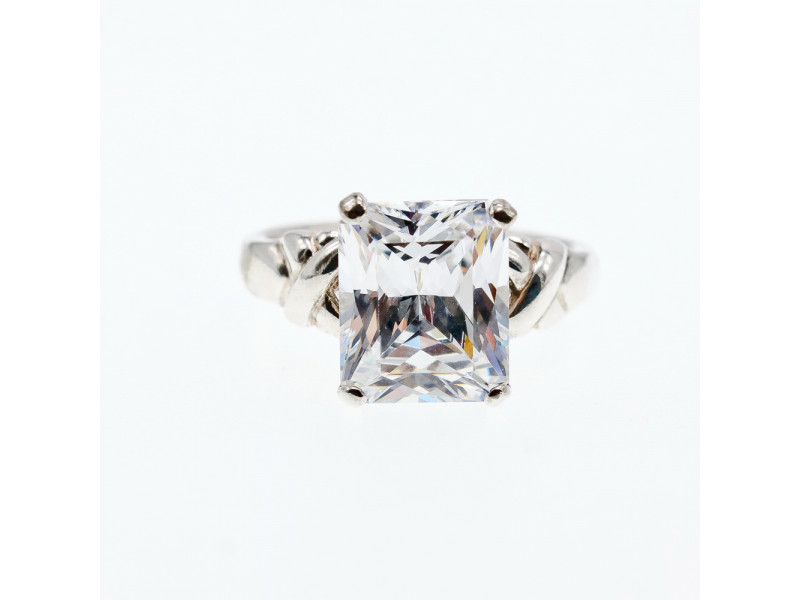 

Серебряное кольцо с фианитом Sky Jewelry 003599