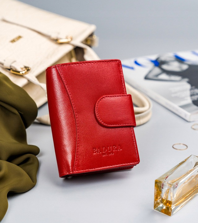 

Женский кожаный кошелек Badura с RFID 13 х 9,5 х 4 - красный.
