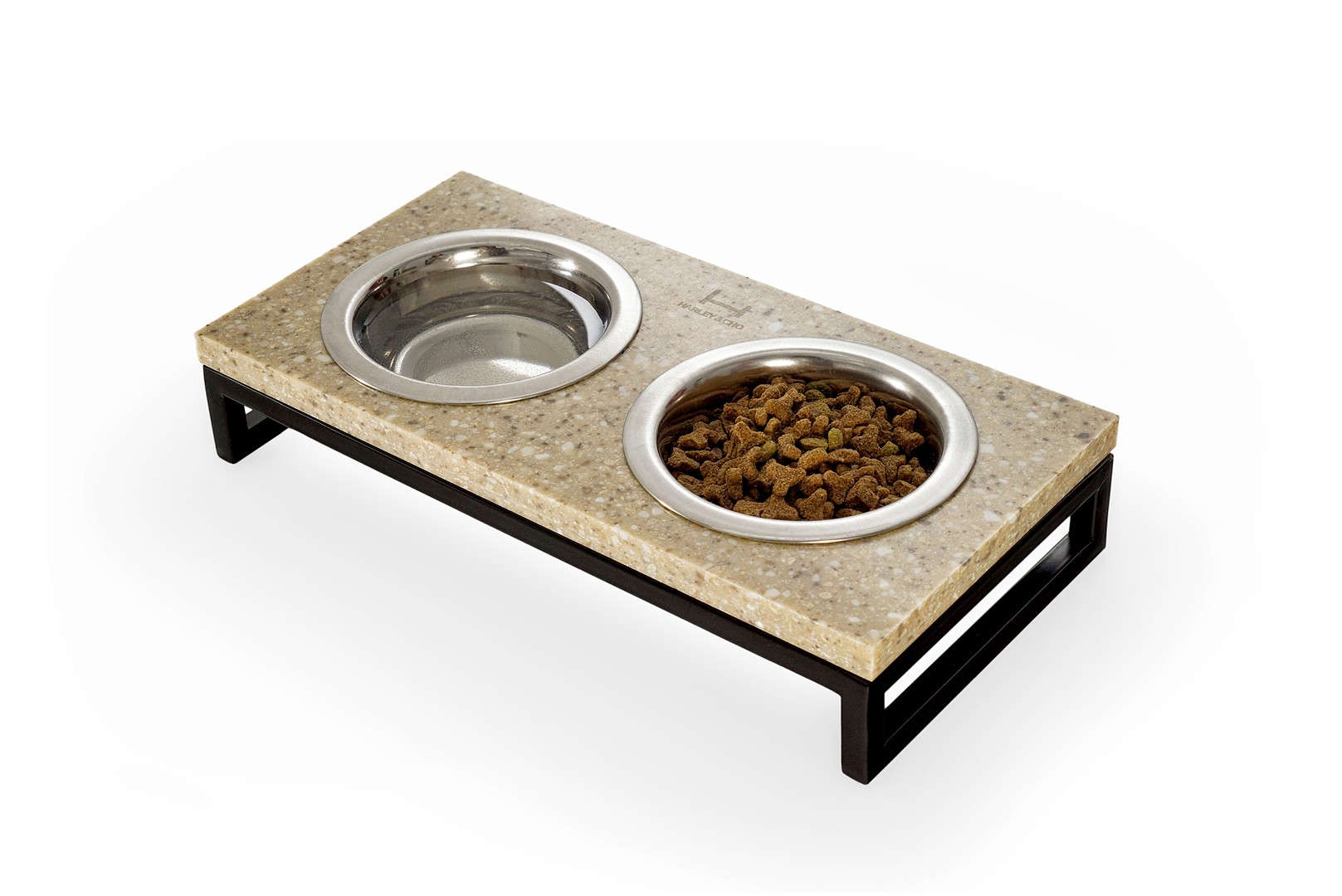 

Миски на подставке бежевый камень - черный металл Lunch Bar Stone Beige Stone + Black XS (28x14x5cm / Миски по 0,2л) Harley & Cho BGL-HL-677