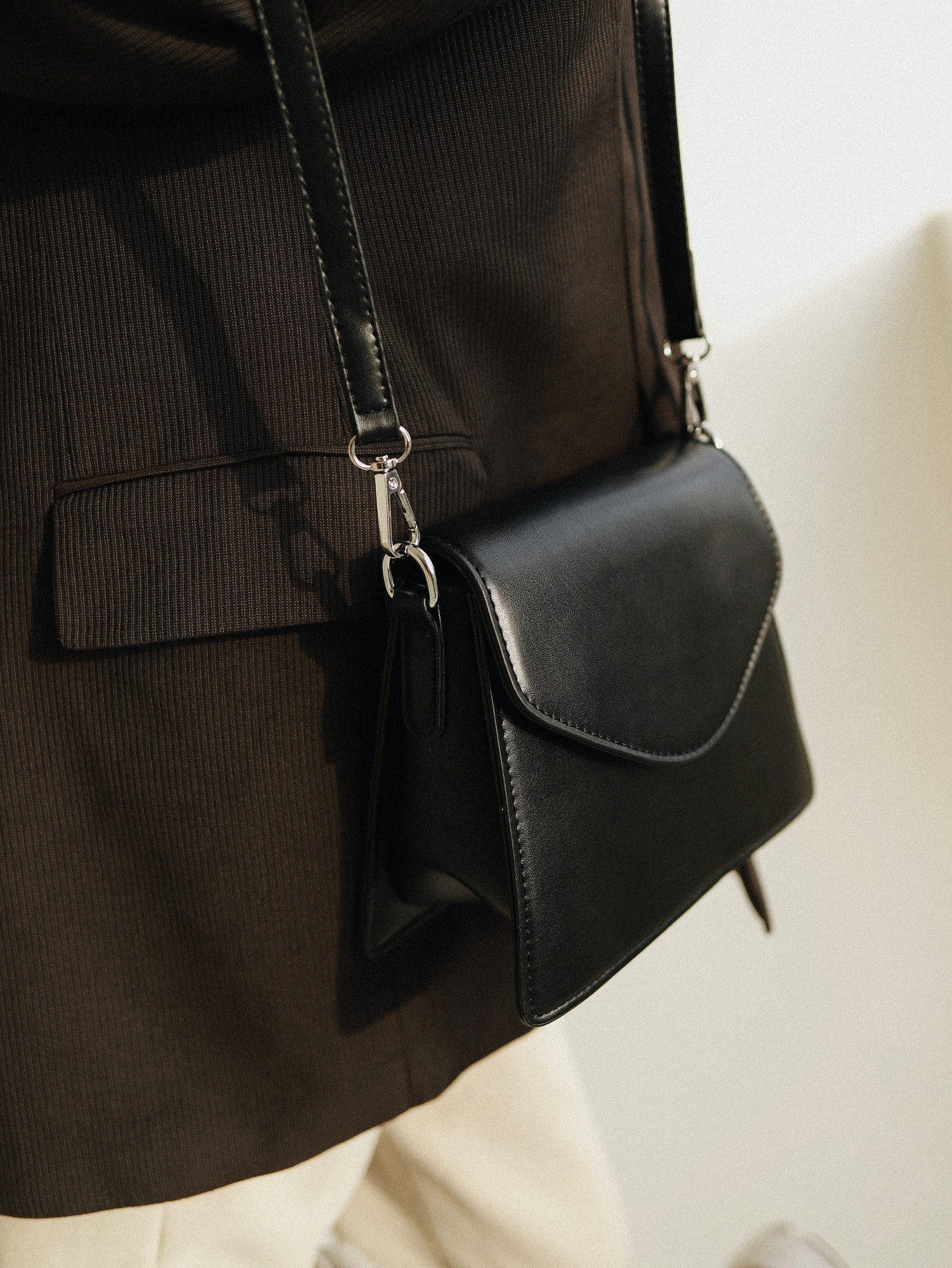 

Женская сумка Bagsmini Ivy Black Черная