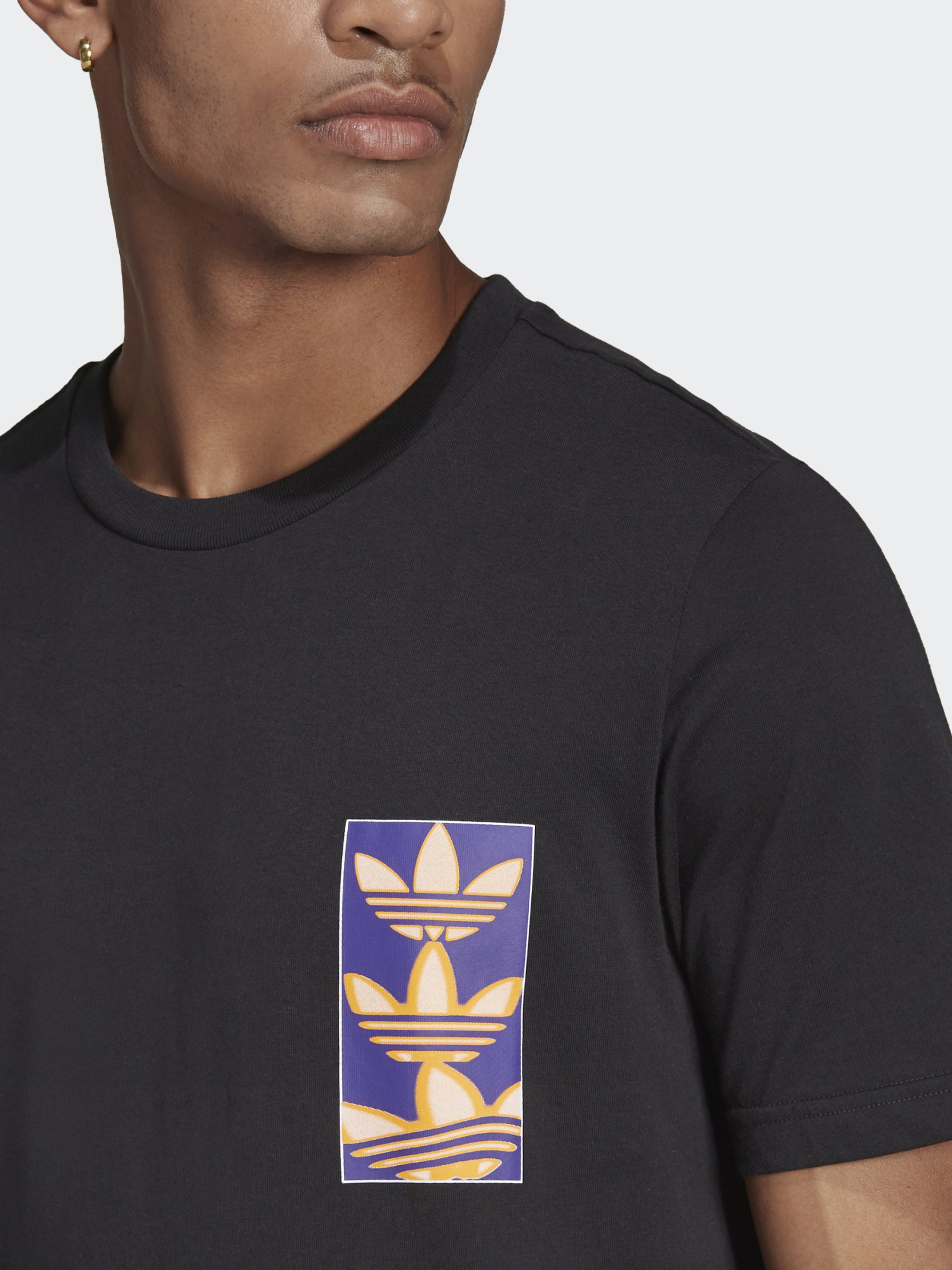 Adidas originals 90s outlet cog logo t-shirt