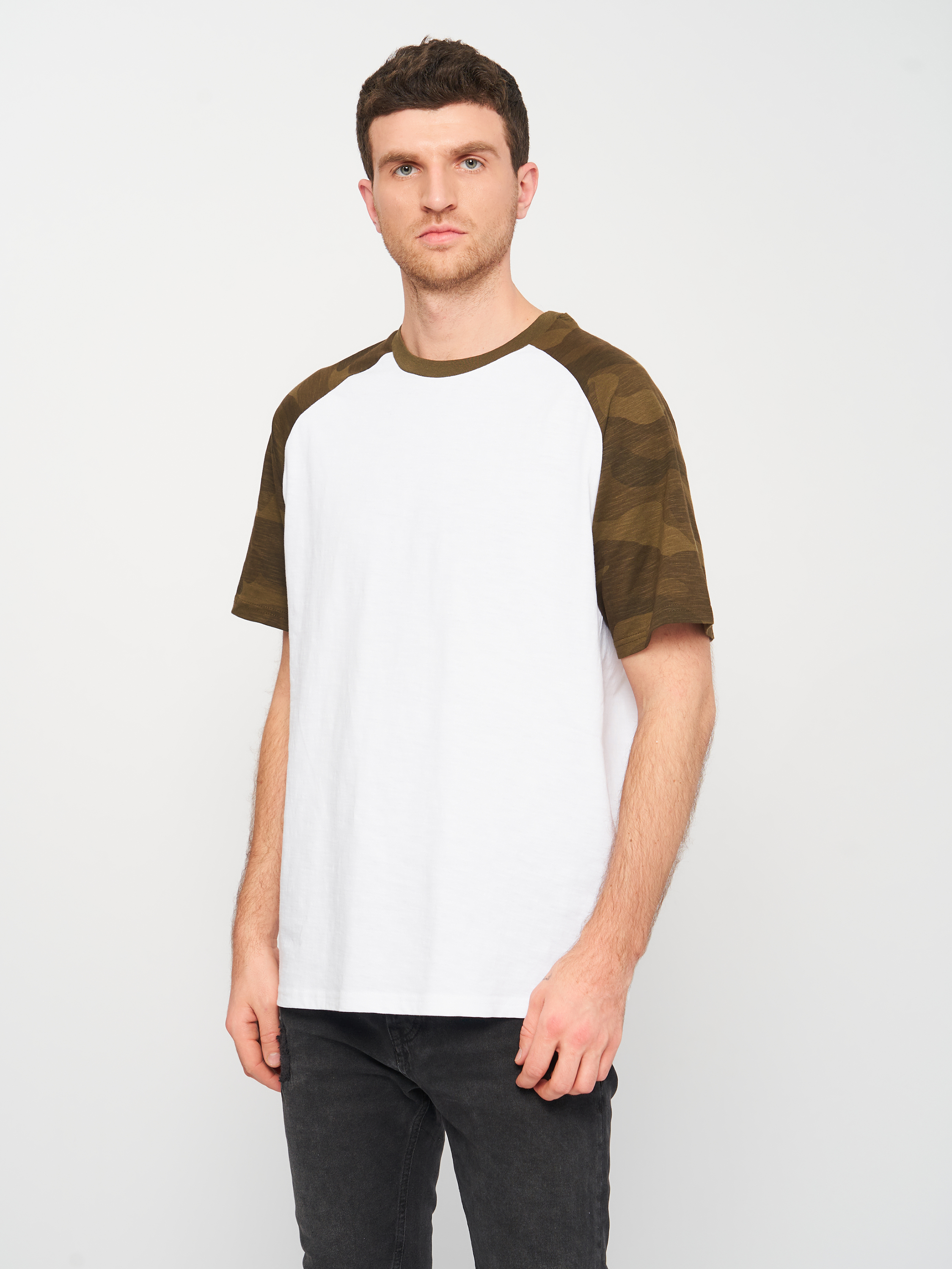 

Футболка Pull & Bear 5230/594/54  Белая с хаки, Футболка Pull & Bear 5230/594/54 XL Белая с хаки