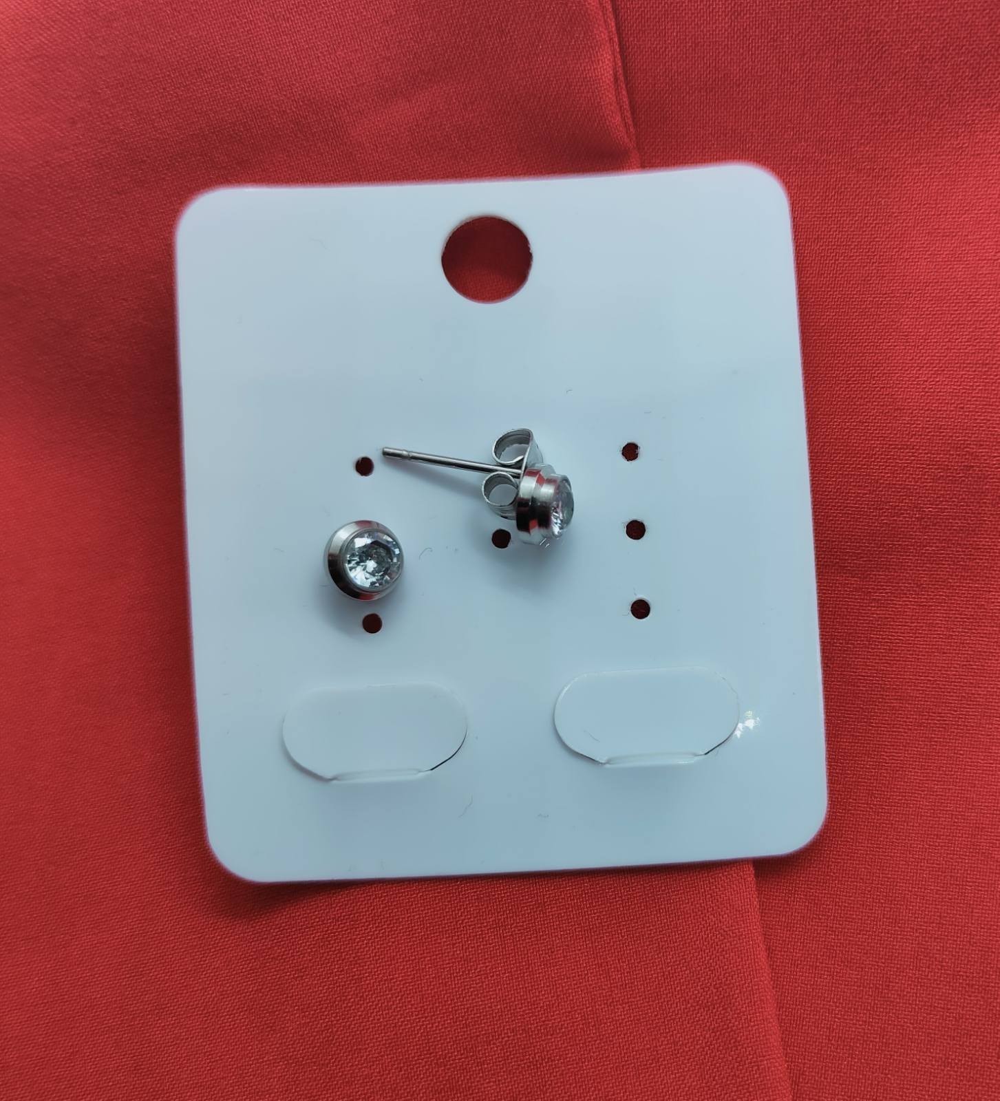 

Серьги Stainless Steel Камушки диаметр 5 мм серебристого цвета 120063