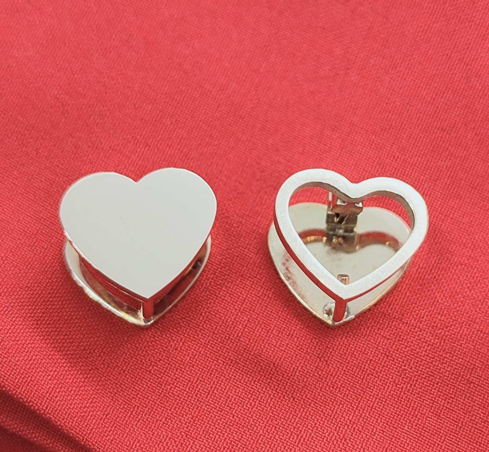 

Серьги Stainless Steel Сердечки высота 10 мм ширина 12 мм золотистого цвета 120034