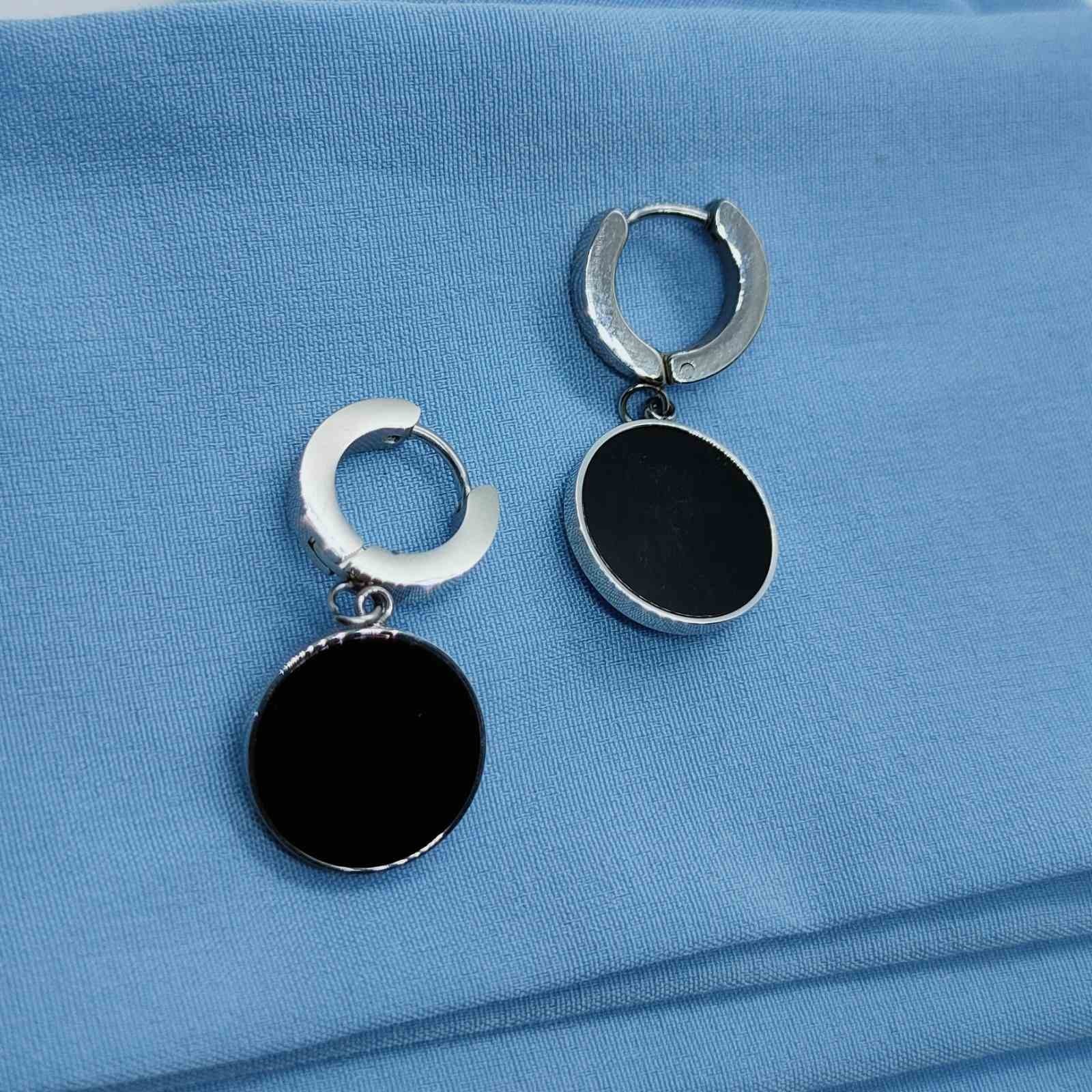 

Серьги Stainless Steel высота 30 мм ширина 15 мм серебристого цвета 120016