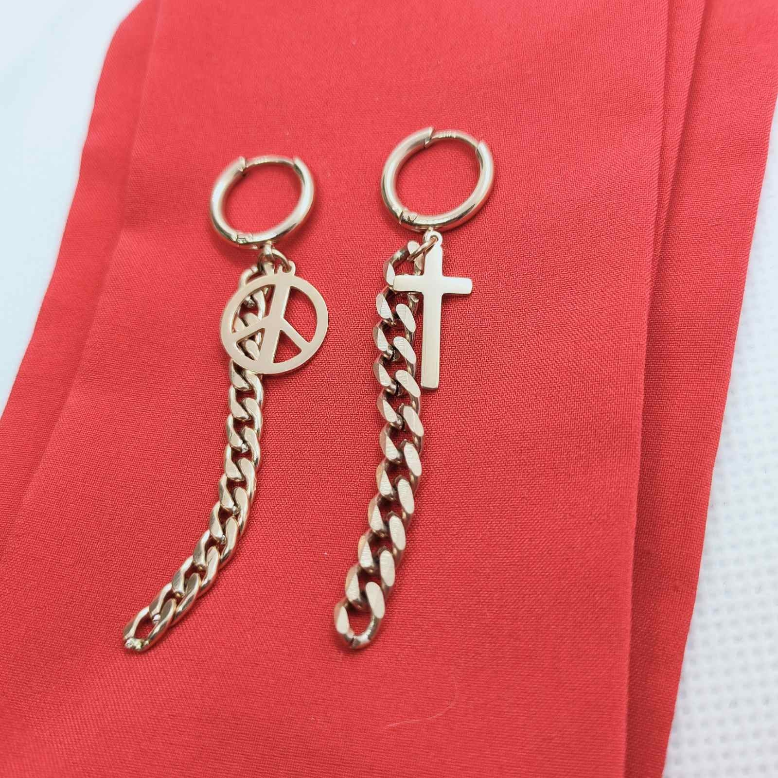 

Серьги Stainless Steel Цепочки асимметрия высота 65 мм ширина 10 мм золотистого цвета 120046