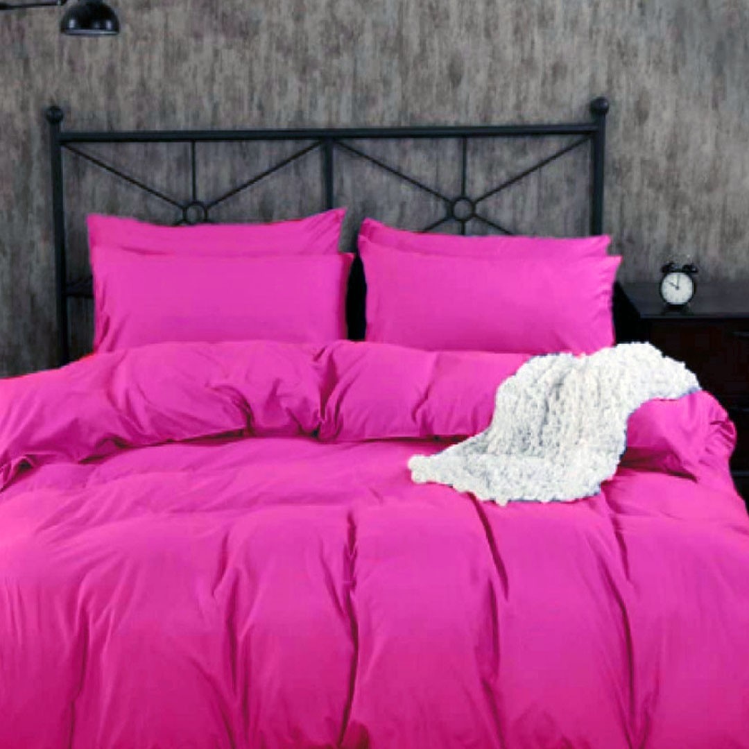 

Комплект постельного белья однотонный малиновый (простыня на резинке) Бязь Premium Детский 110*140