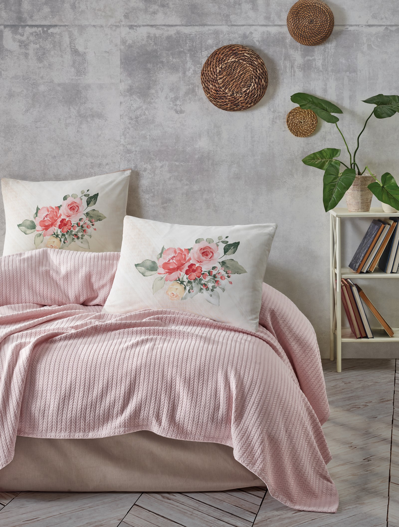 

Постельное белье + пике Cotton box Bond Rosanna Pembe 220х230 см