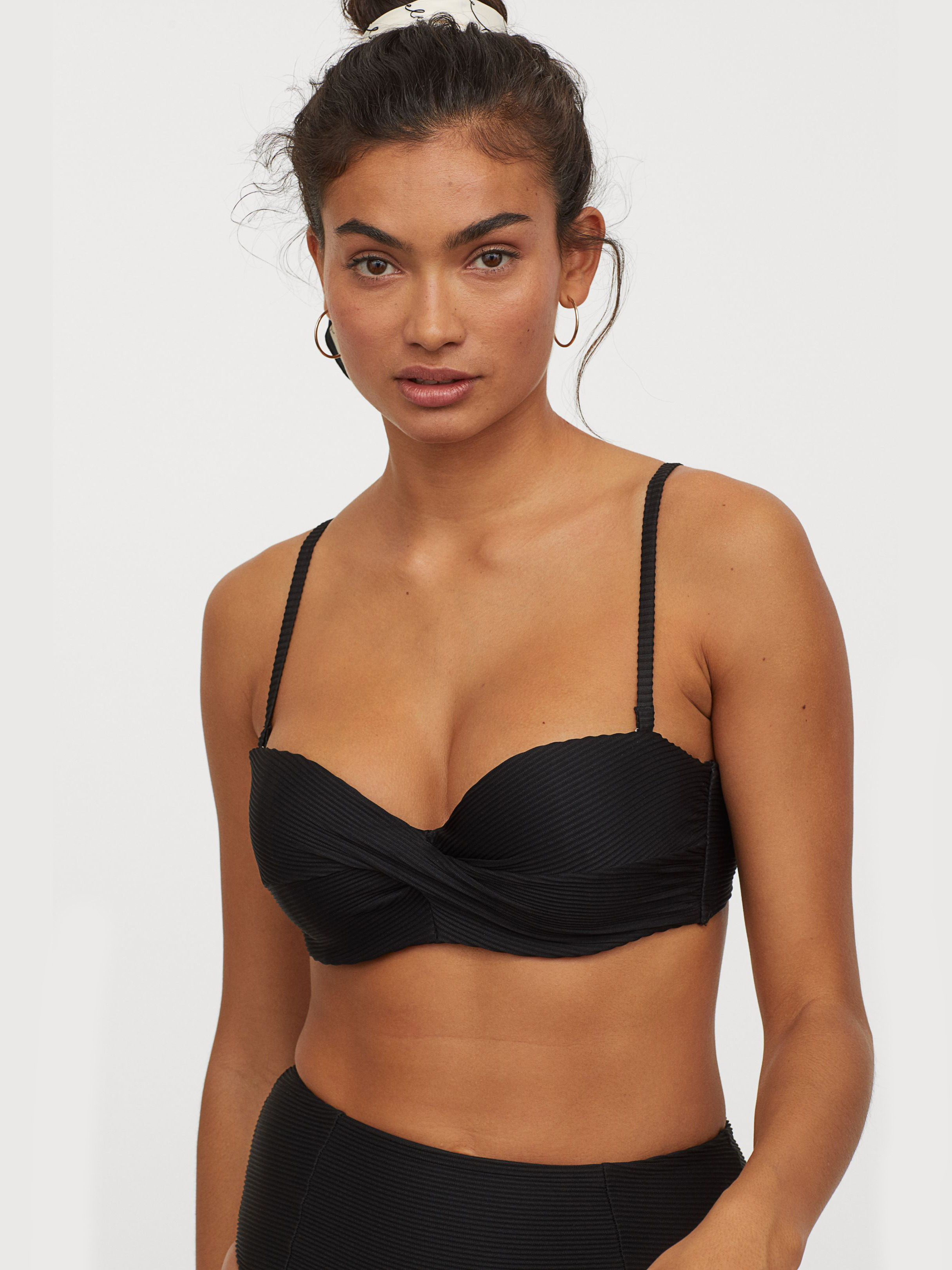 

Верхняя часть купальника H&M 5895999RP5 75D Черная