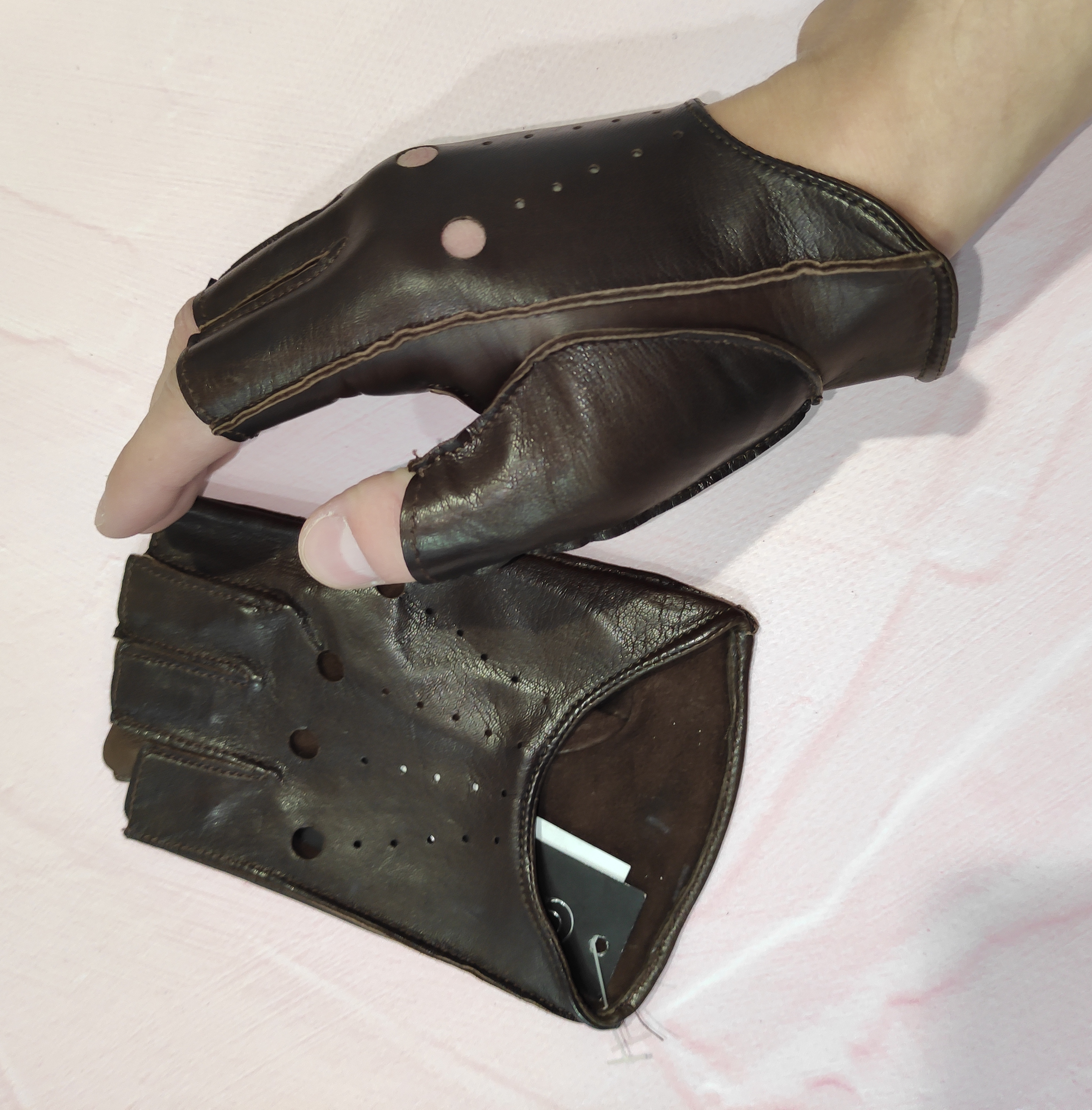 

Женские перчатки митенки кожаные GlovesUA мод.315 р.6,5 черные