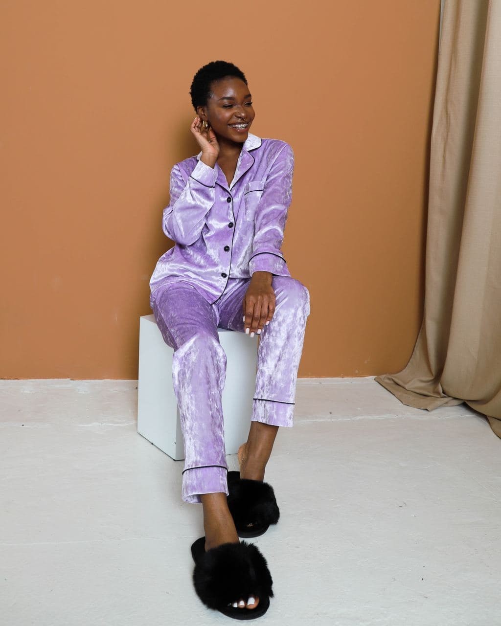 

Тёплая плюшевая женская пижама велюровая мраморная на пуговицах  Лиловый, Тёплая плюшевая женская пижама велюровая мраморная на пуговицах L Лиловый