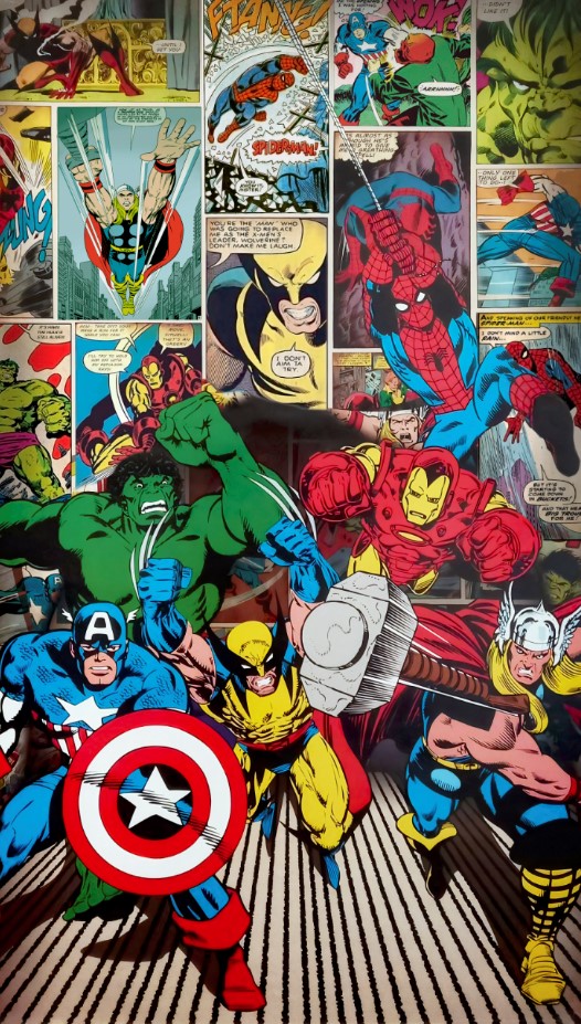 

Фотообои ArtSide Комиксы с супергероями (3130120212) Иней