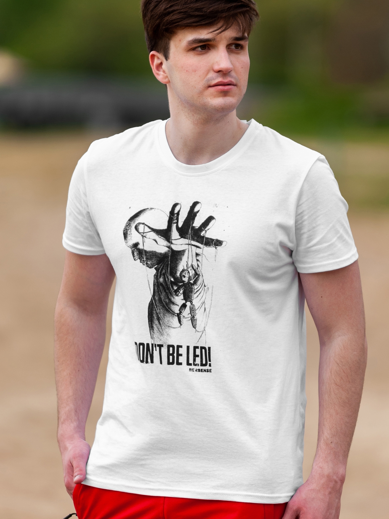 

Футболка BERSENSE Don't be led біла, XL