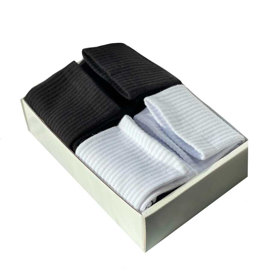 

Набір від 1and1 з 4 спортивних шкарпеток чорних та білих Чоловічі - - (M, Набір від 1and1 з 4 спортивних шкарпеток чорних та білих Чоловічі - 40-43 (M)