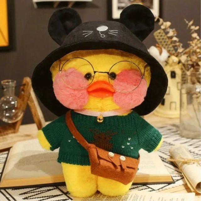 

Мягкая игрушка утка Лалафанфан LaLaFanFan Duck желтая в зелёном свитере