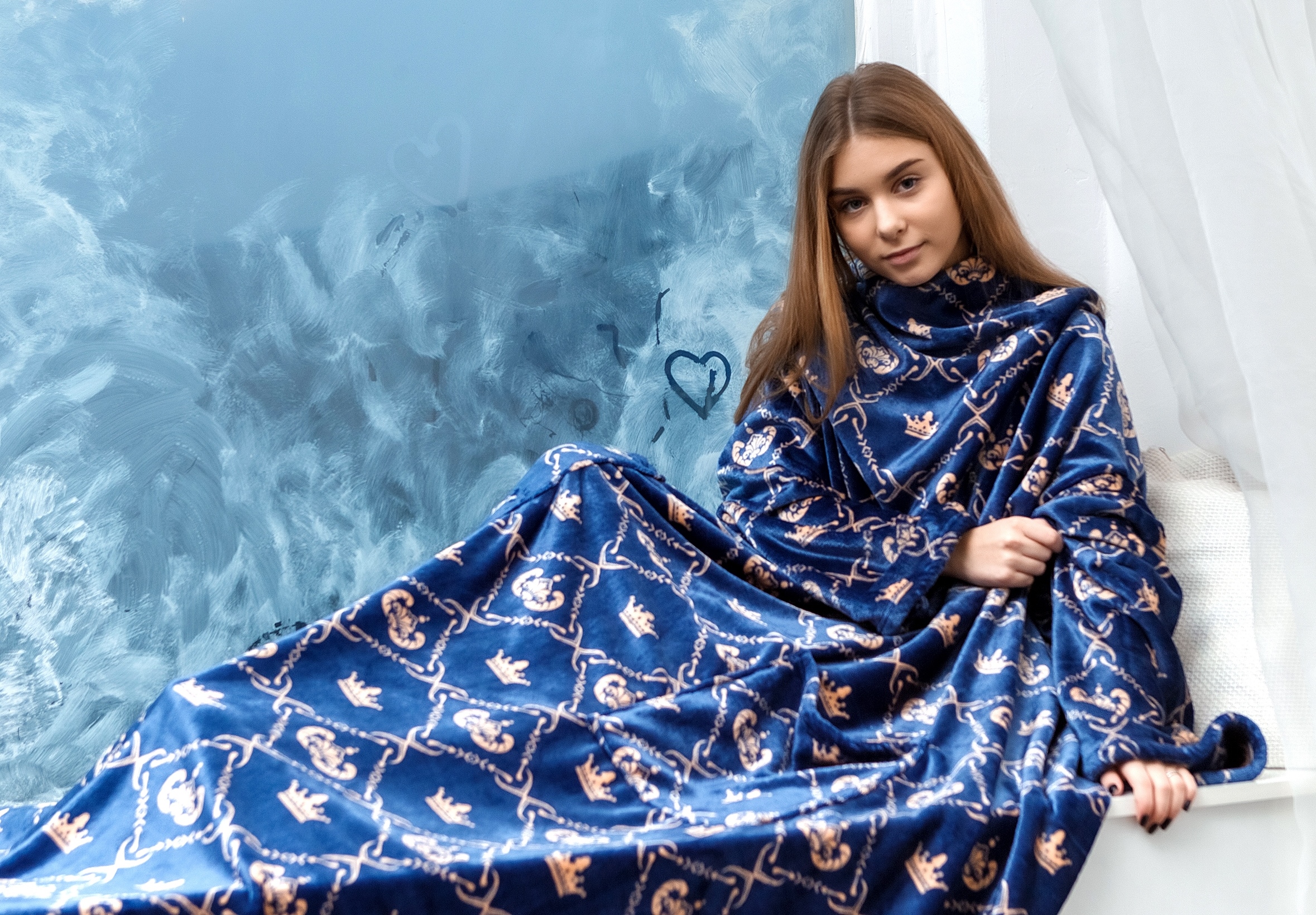 

Плед с рукавами и карманами TeddyBoom из микрофибры Корона 200х160 см Синий