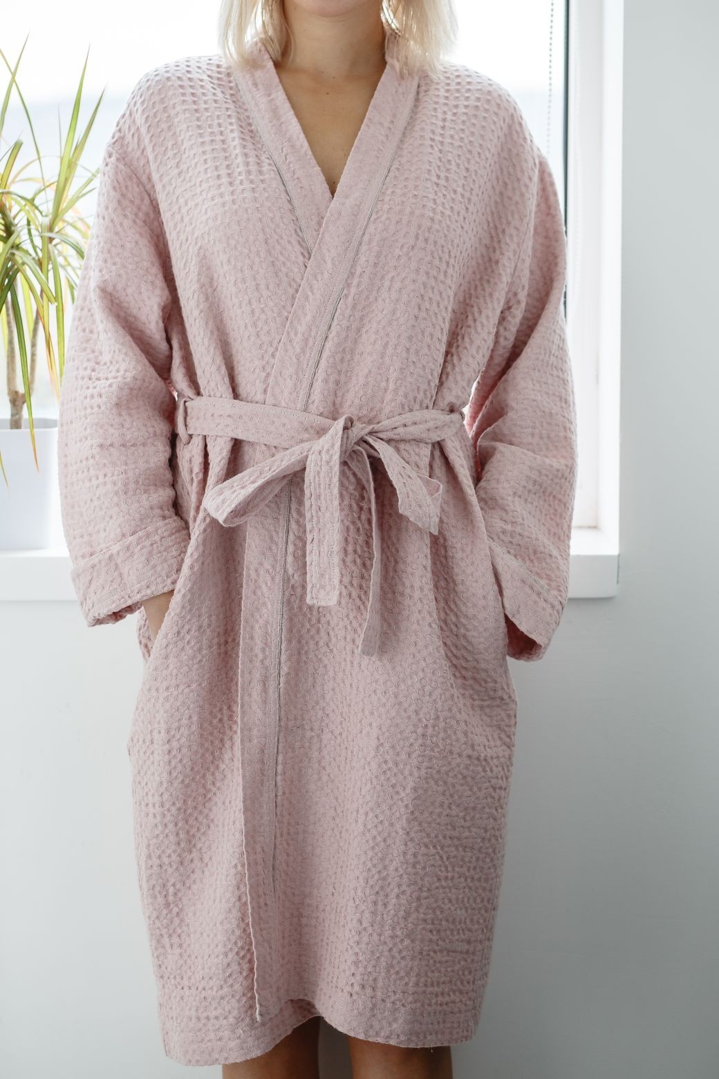 

Халат VILINI Натан бледно-розовый, Халат VILINI Натан бледно-розовый 44