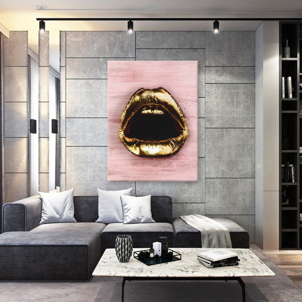 

Картина на холсте Урбан Арт Golden Lips 90х120 см.