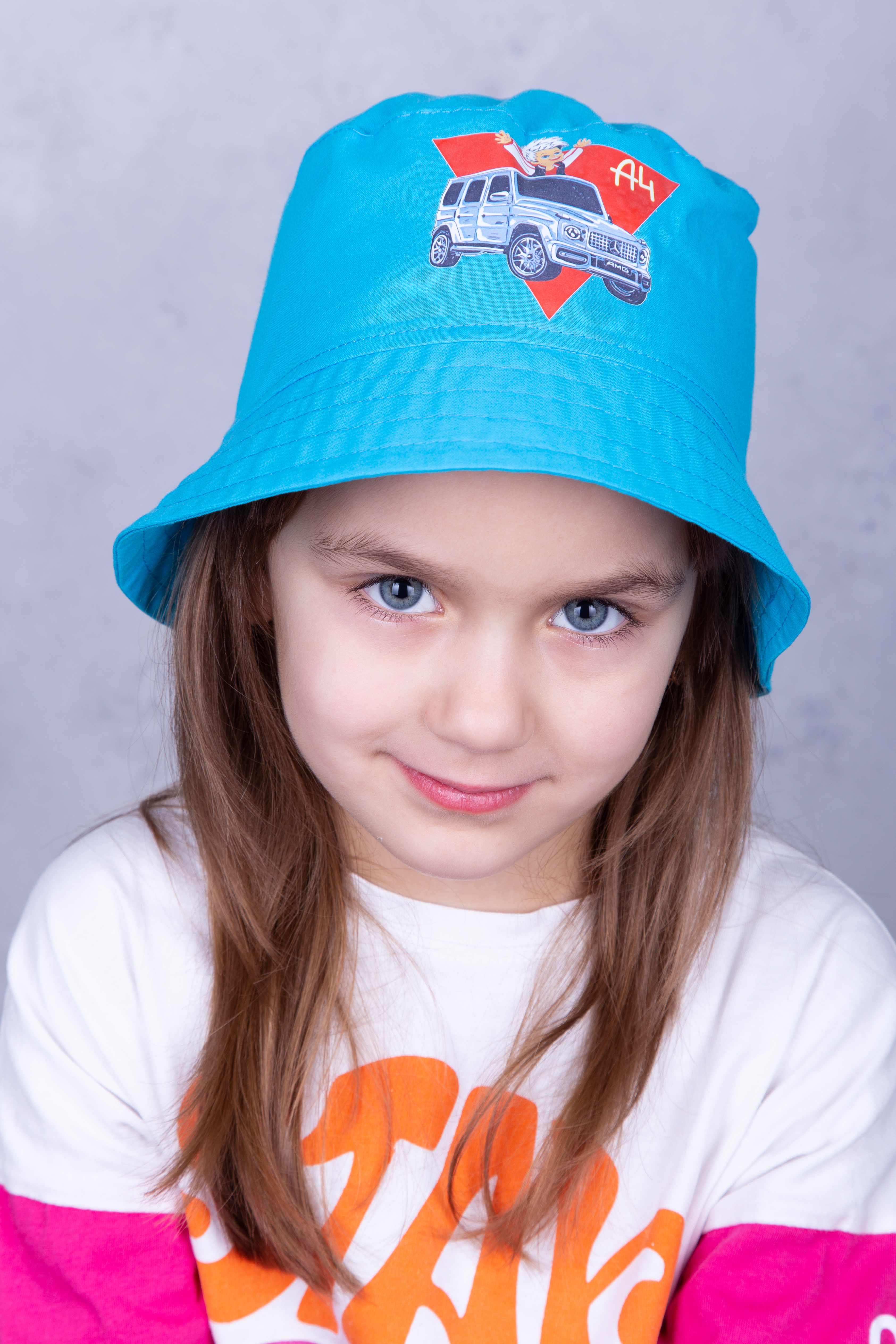 

Панама FAMO PN-5452 56 Голубо-красный 56 (PN-5452)