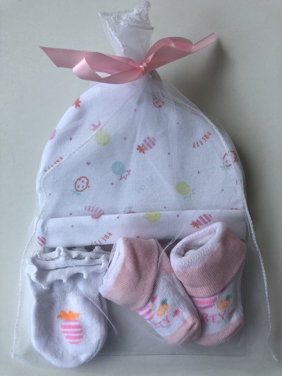 

Комплект Fluorescent Sand шапка + носки + царапки 44-62 см 2020100435