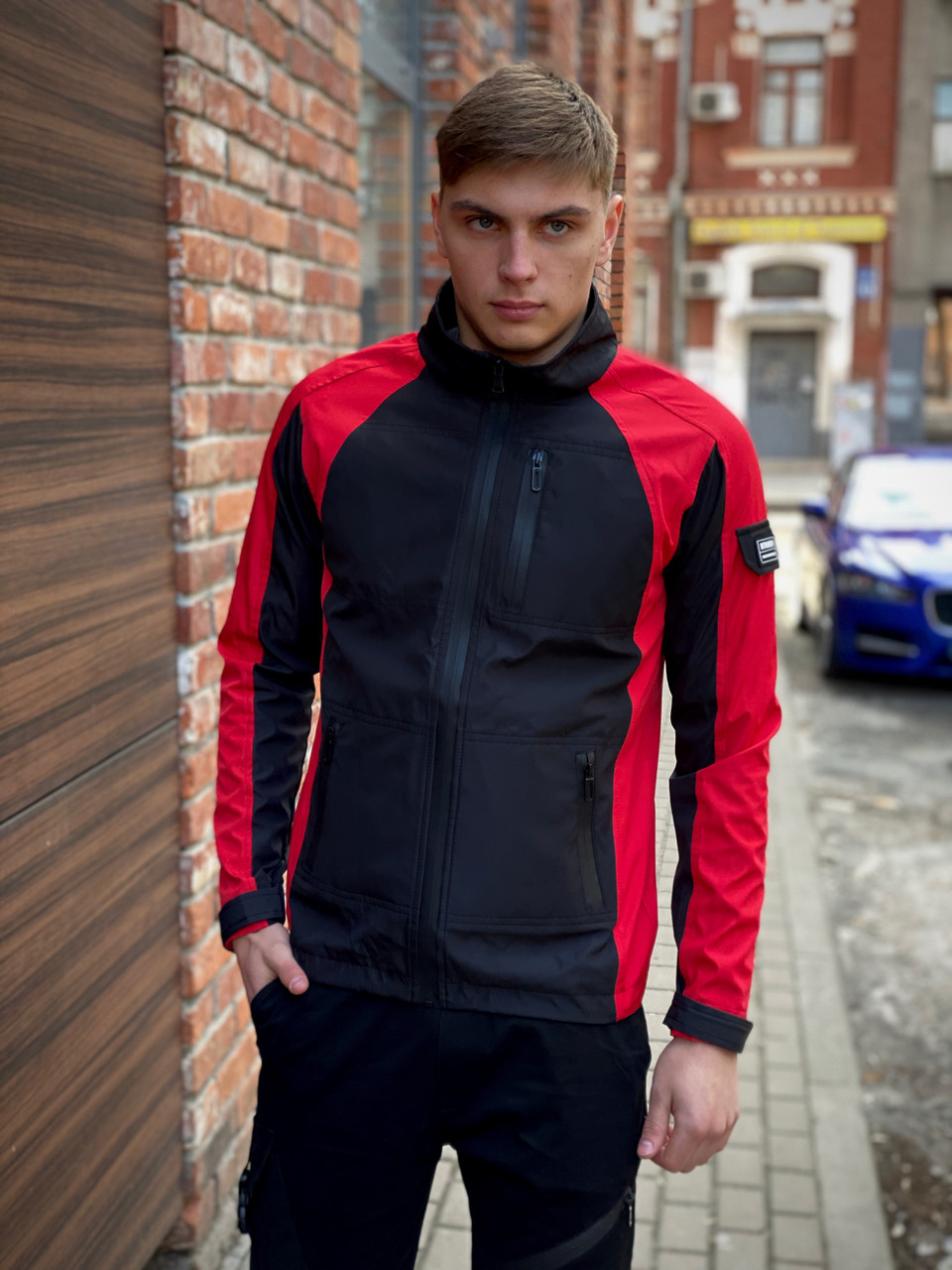 

Мужская весенняя куртка красно-черная Intruder SoftShell Lite 'iForce'