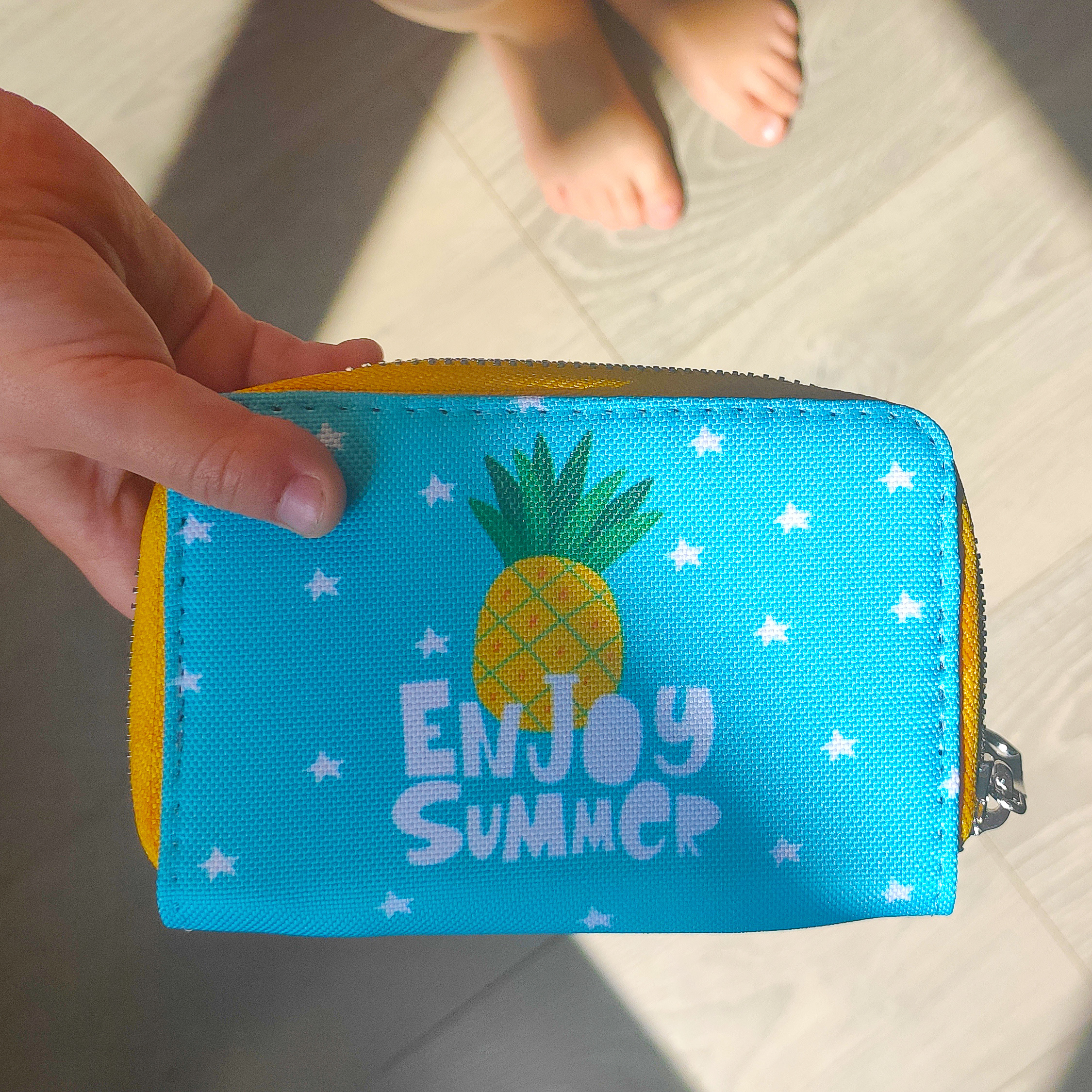 

Кошелёк на замке MINI (текстиль) Enjoy summer ананас Presentville 12,5х8,5 см 000176066