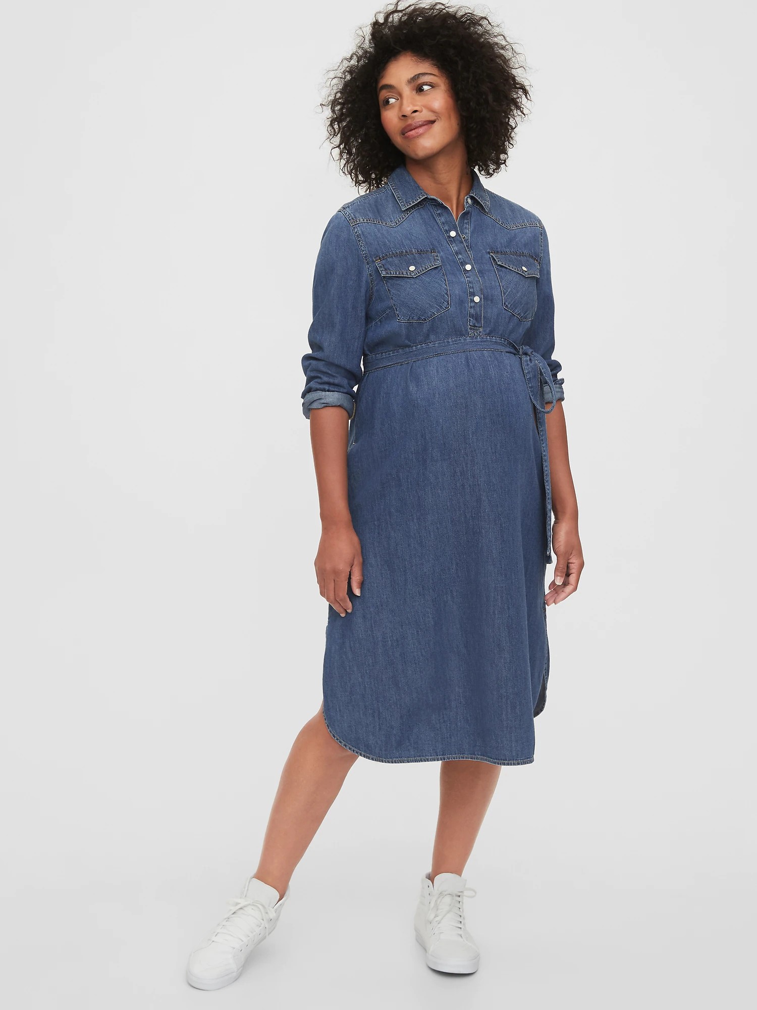 

Платье джинсовое для беременных Gap 561019306  Синее, Платье джинсовое для беременных Gap 561019306 XS Синее
