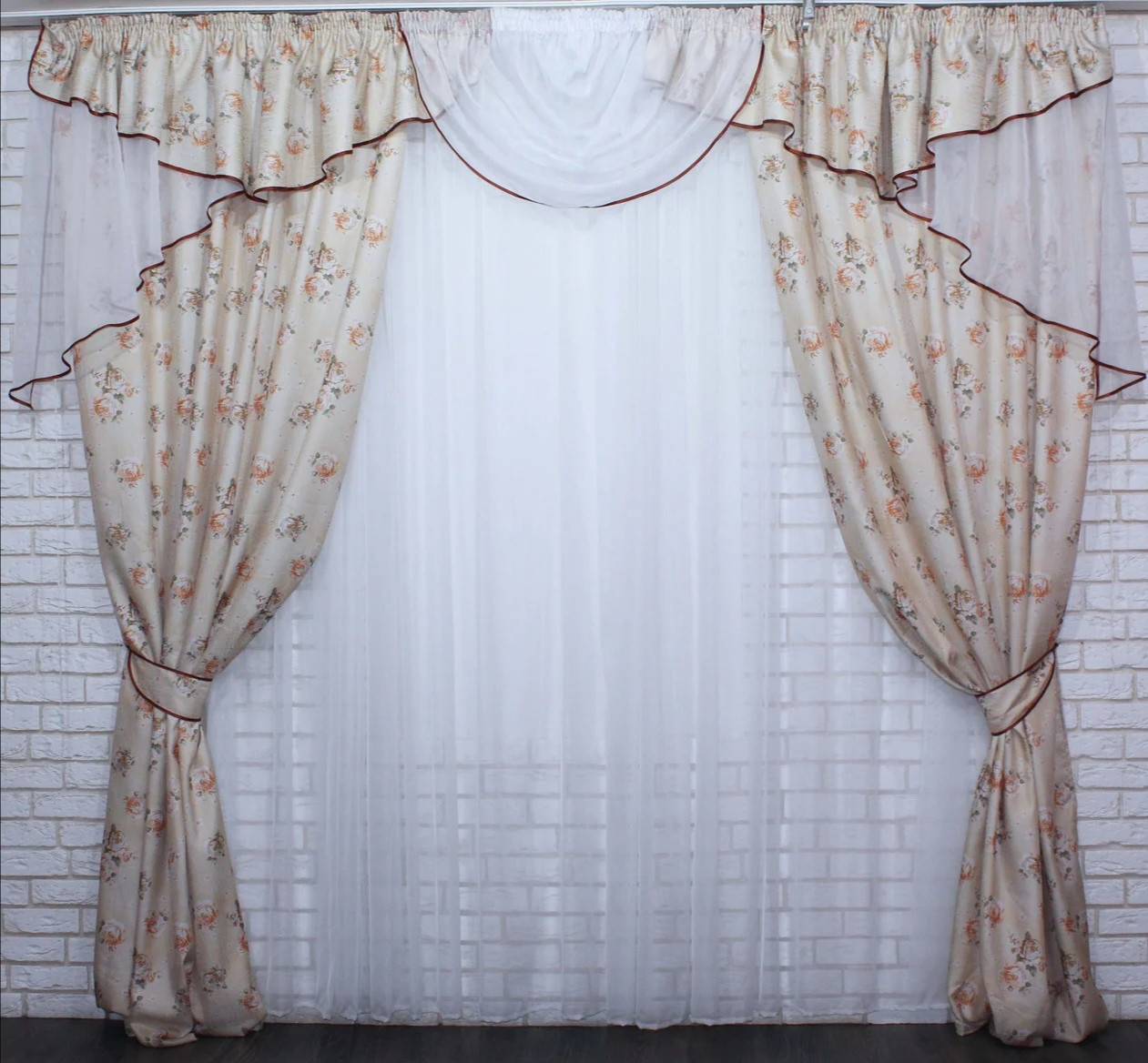 

Шторы с ламбрекеном Chtextil на карниз 3м. Кофейный с белым