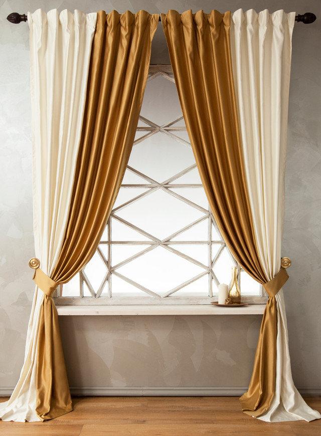 

Атласные шторы Chtextil Молочные с золотистым