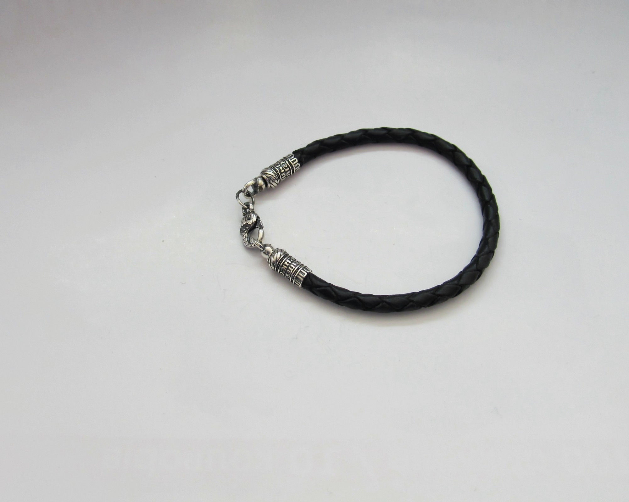 

Браслет из серебра 925° и плетеной кожи на руку SilverArtisan 1.71086 размер 20