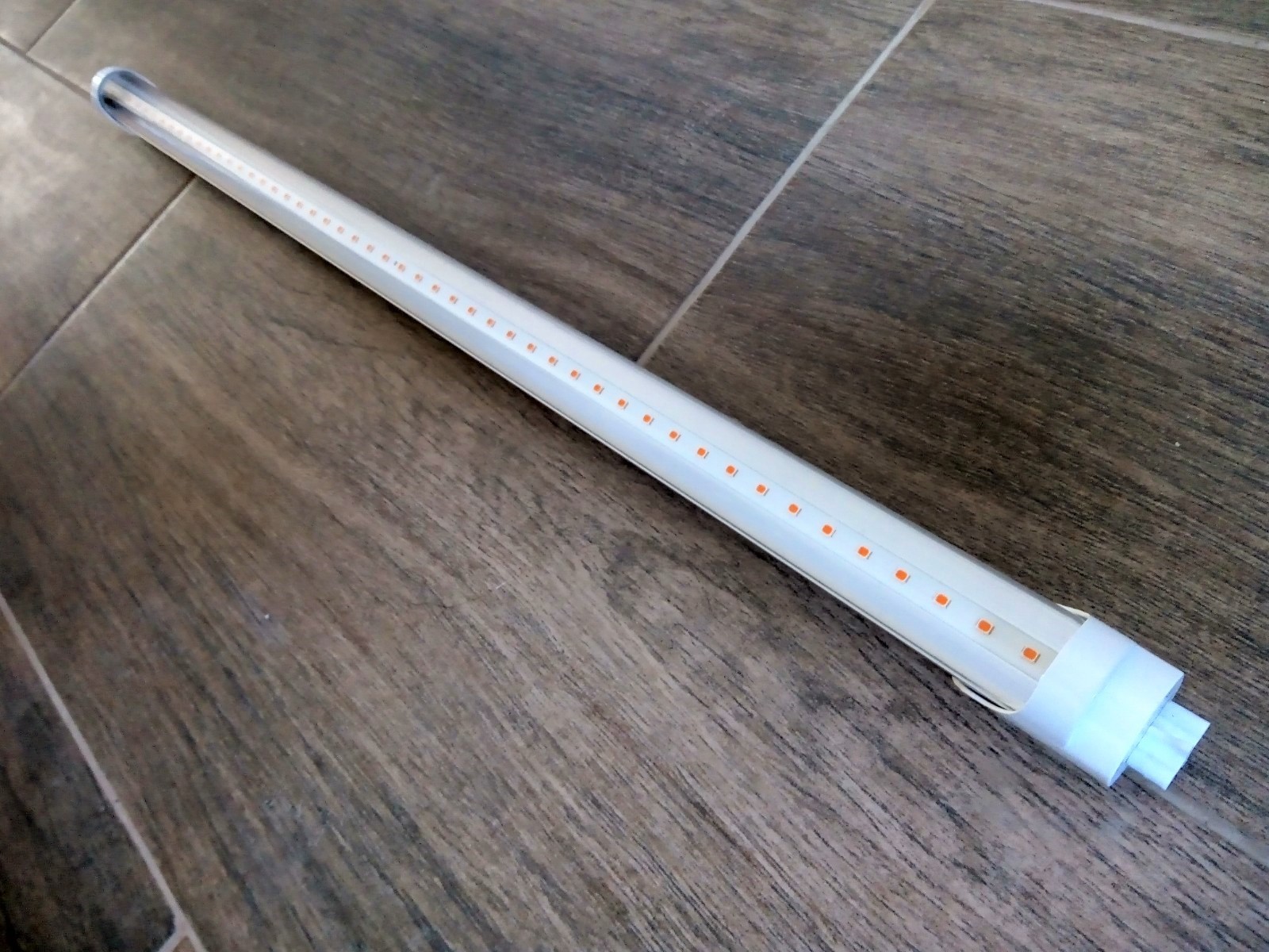 

Фитолампа светодиодная LM3806 T8 G13 7.2W AC85V-265V 600mm для растений