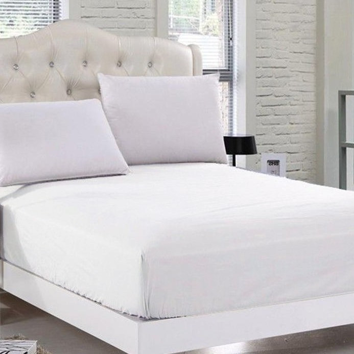 

Комплект Krispol Белая простынь на резинке 160х200х25 + 2 наволочки 50х70 GOLD LUX (162.1313.2)