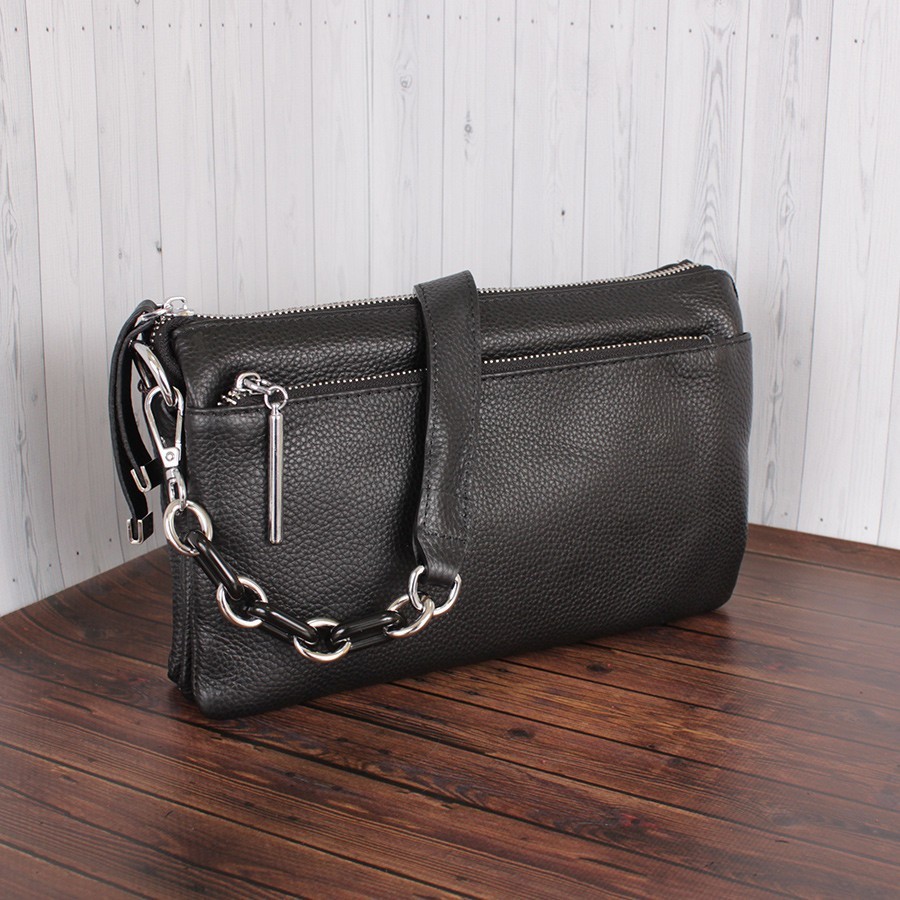 

Универсальная модель сумочки из кожи de esse Черная R8241-1-black