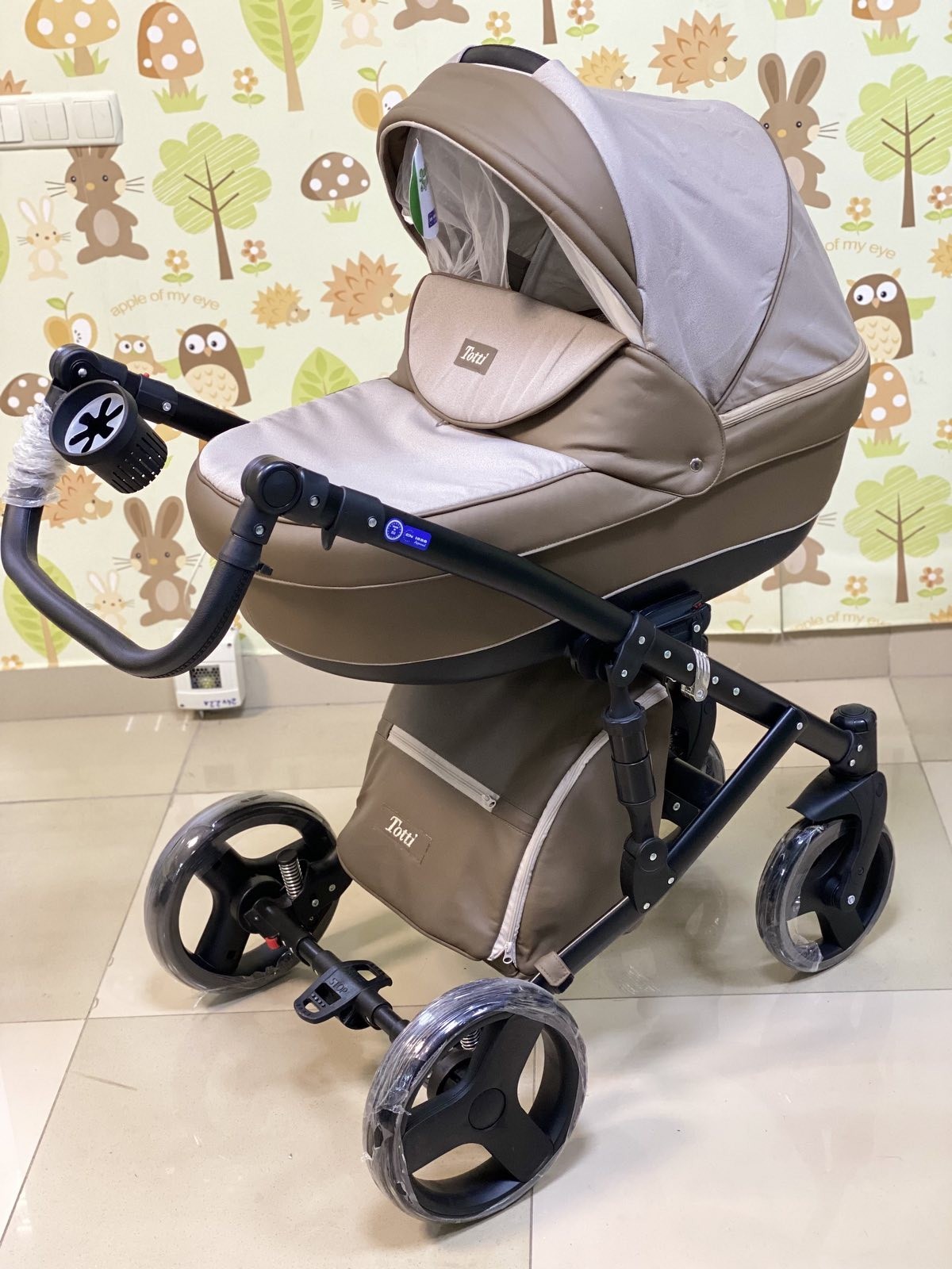 

Універсальна коляска 2 в 1 BabyPram Totti brown-beige