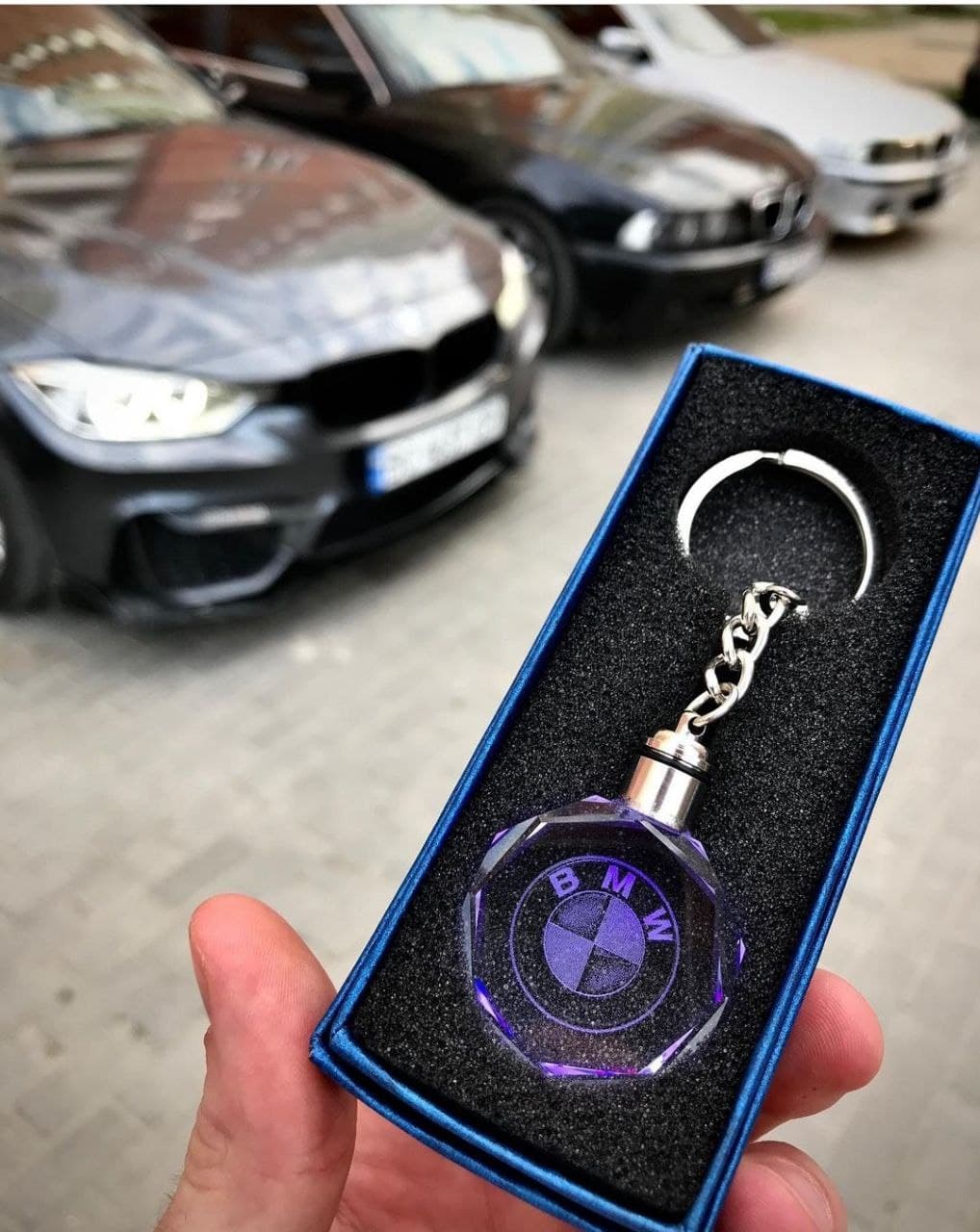 

Led брелок кристал з підсвічуванням BMW (8072)