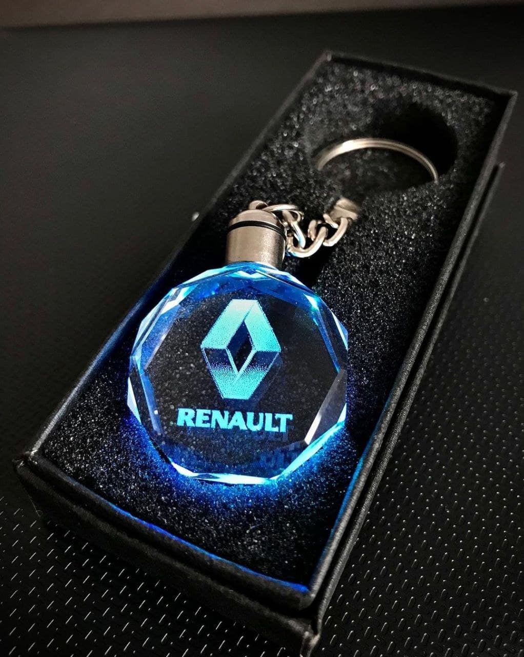 

Led брелок кристал з підсвічуванням RENAULT (8085)