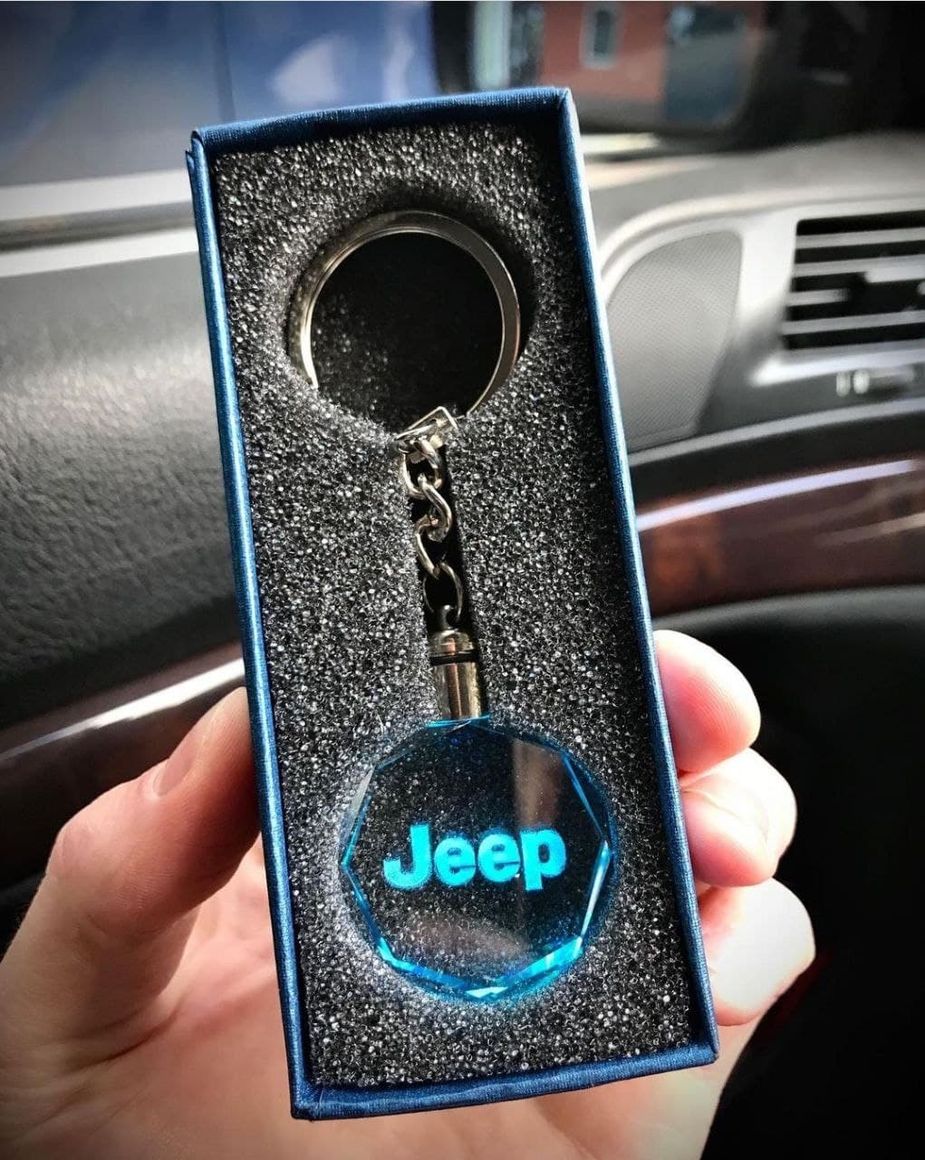 

Led брелок кристал з підсвічуванням JEEP (8077)