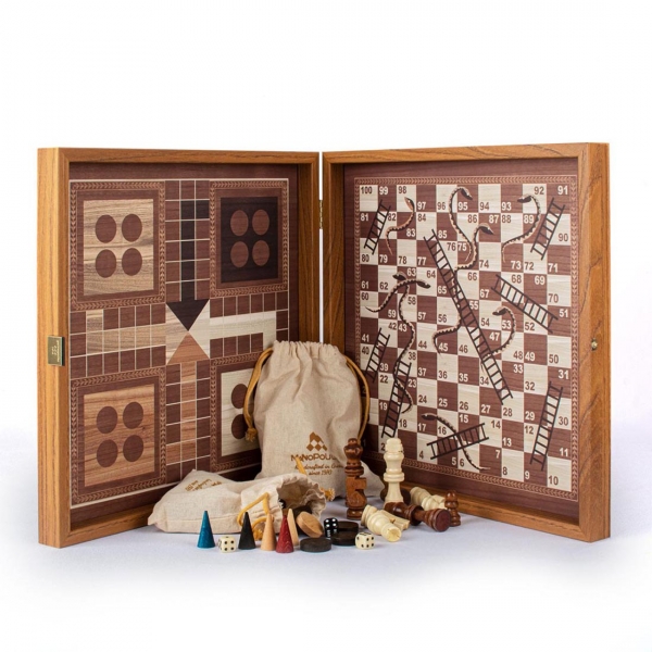 

Шахматы, нарды, лудо, змейка (4 игры) CBLS34E