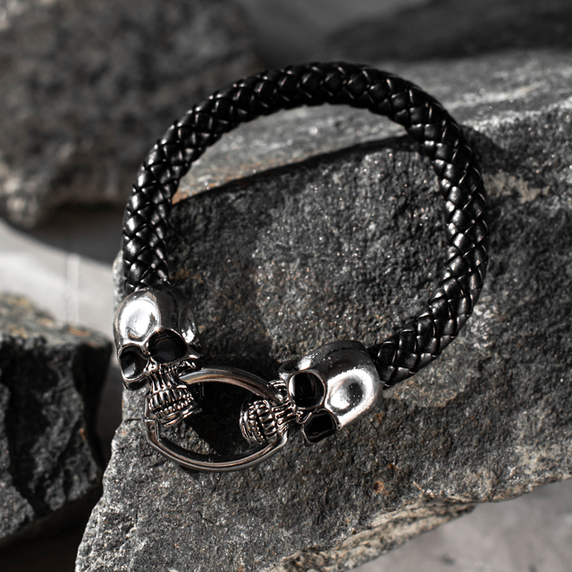 

Браслет "Skulls", кожа, черный