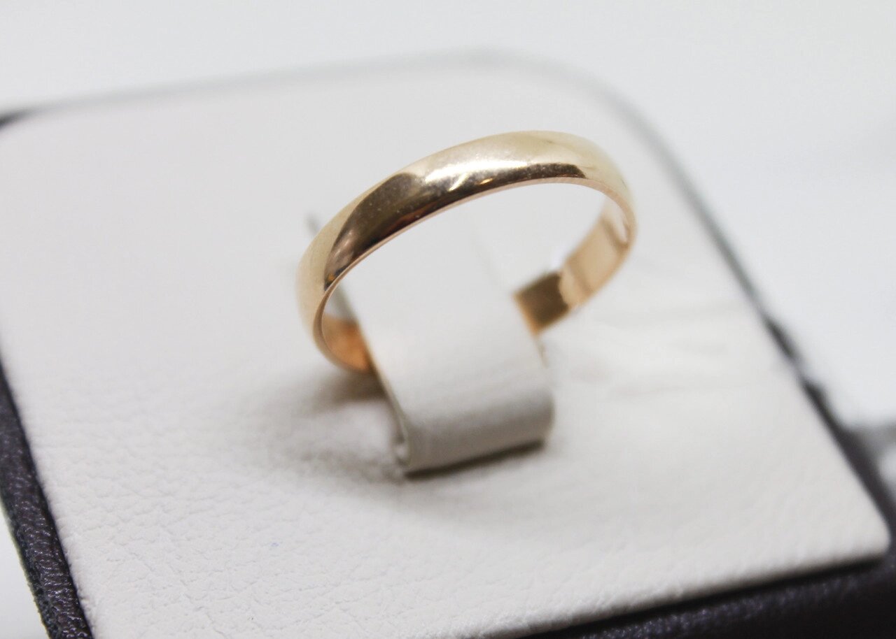 

Кольцо обручальное позолоченное 19,5 2 г