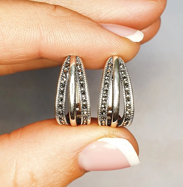 

Сережки серебряные с марказитом 5,35 г