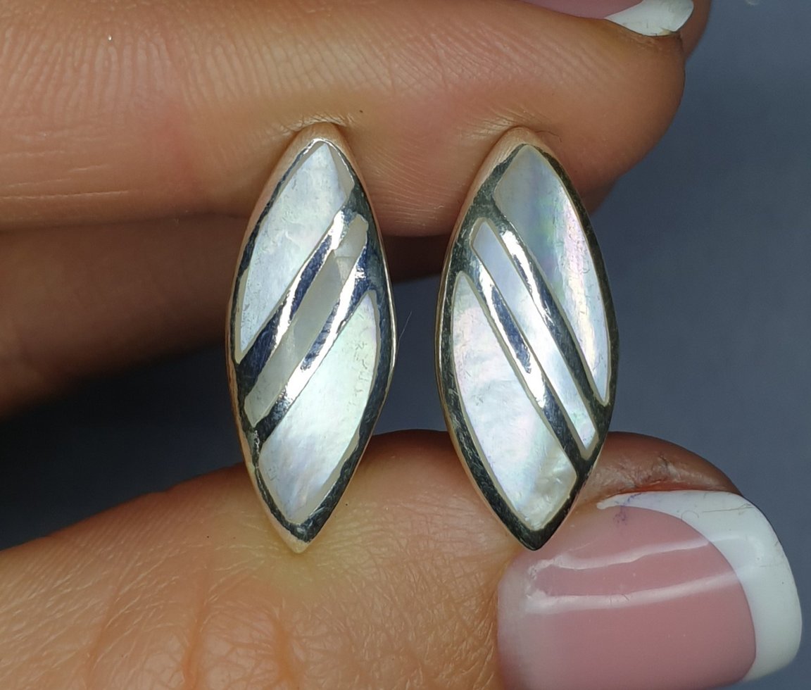 

Сережки серебряные с перламутром 7,25 г