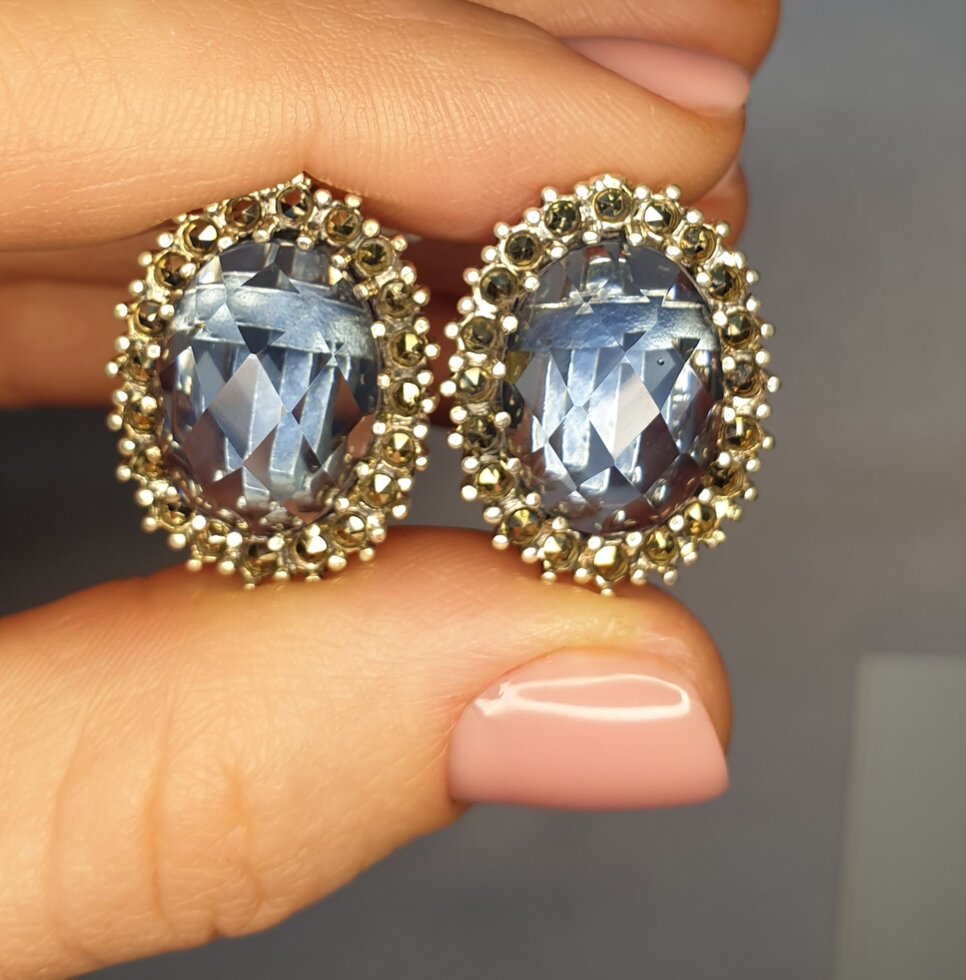 

Сережки серебряные с голубым топазом 9,5 г