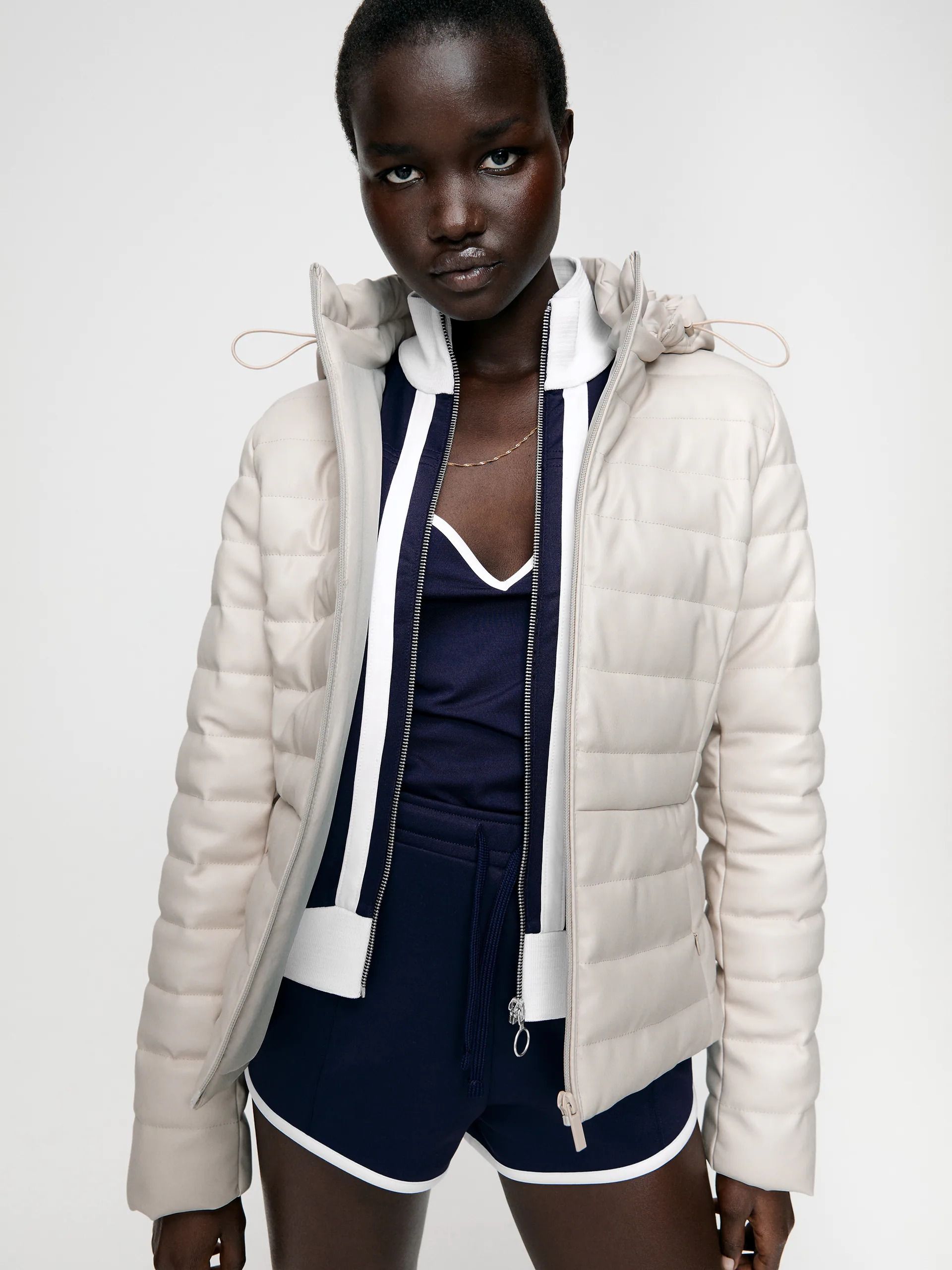 

Куртка Zara 3046-063-712  Светло-бежевая, Куртка Zara 3046-063-712 L Светло-бежевая